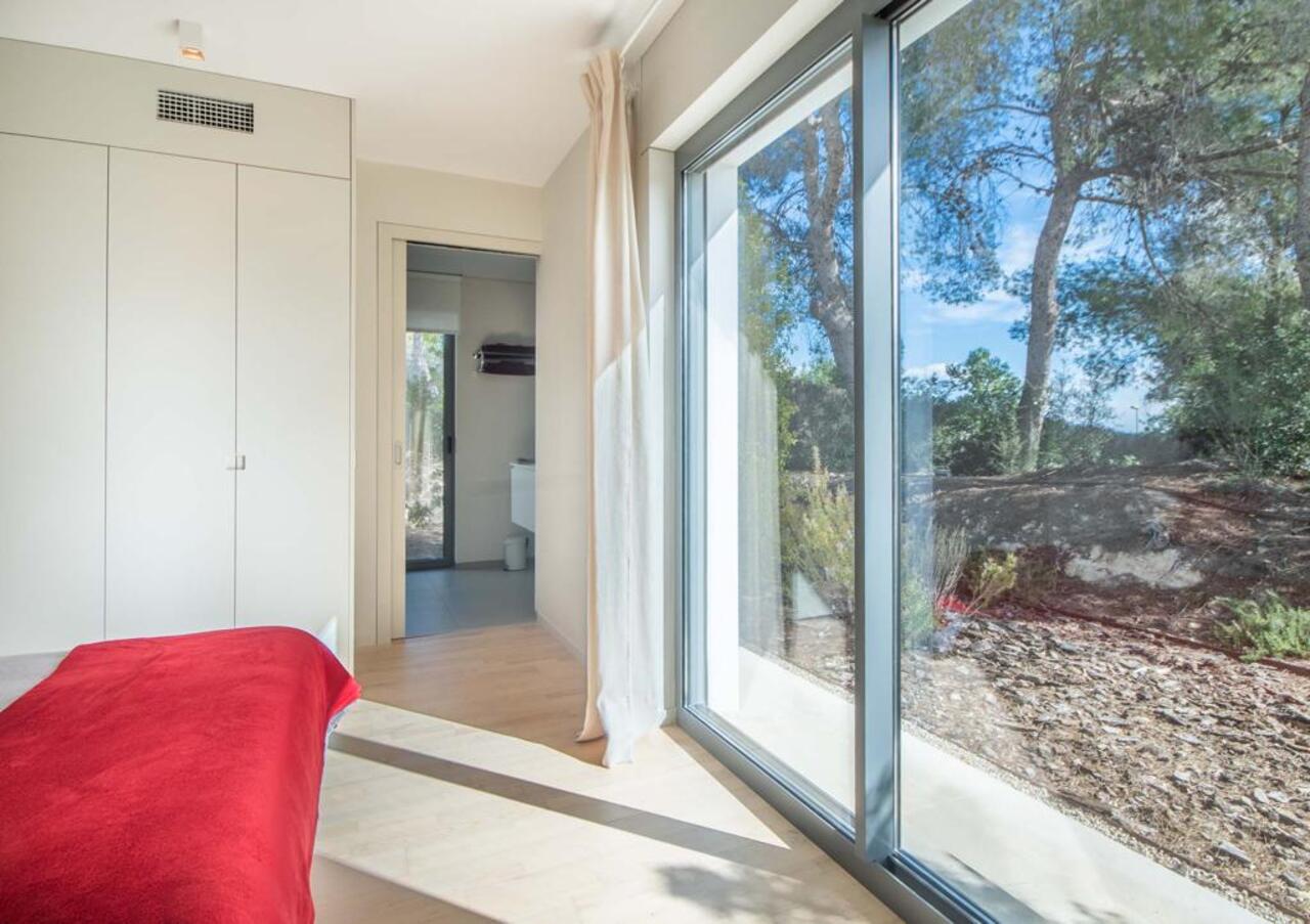 Garden in villa for sale in Las Colinas Golf