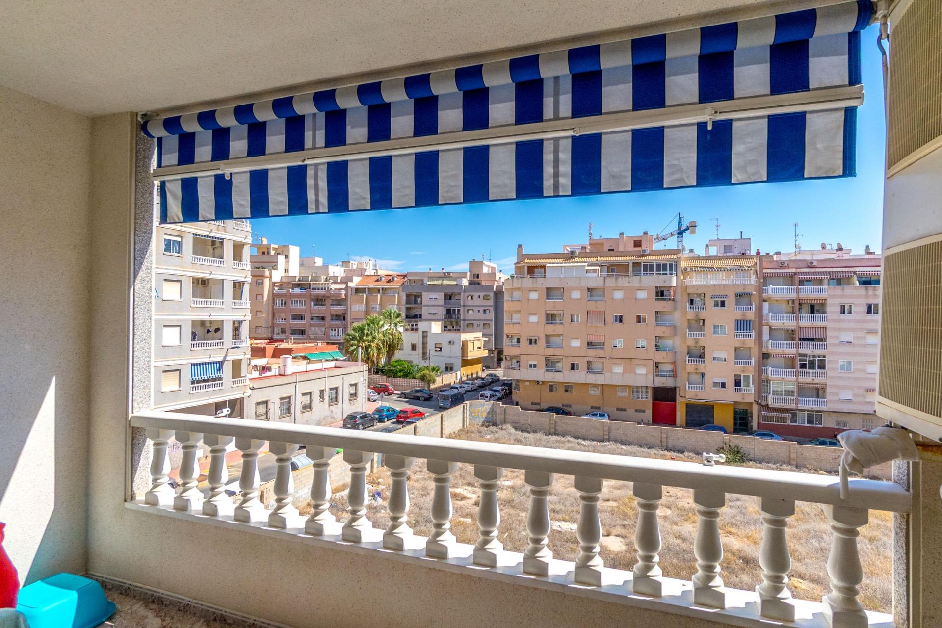 Master bedroom in apartment for sale in Torrevieja
