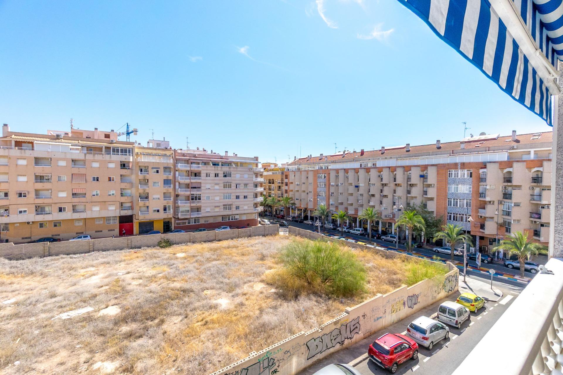 Garden in apartment for sale in Torrevieja