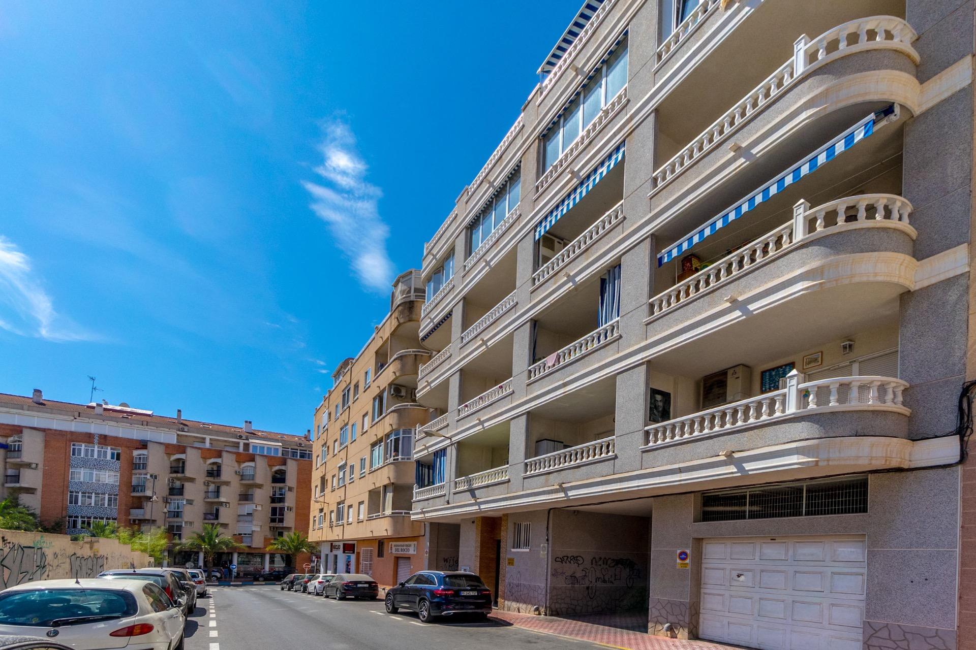 Bedroom in apartment for sale in Torrevieja