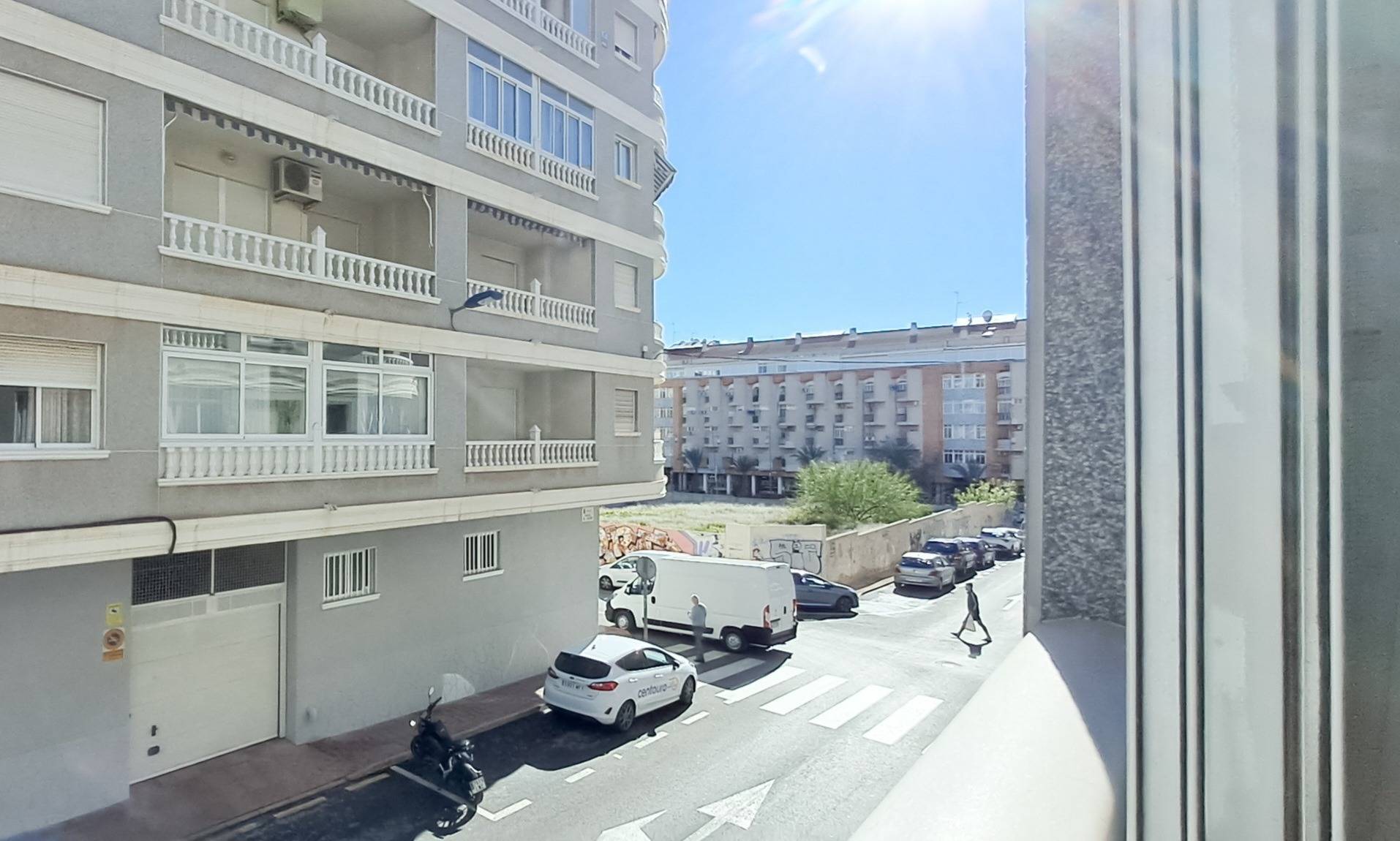 This wonderful Torrevieja city-center apartment features 2 bedrooms and a generously sized bathroom