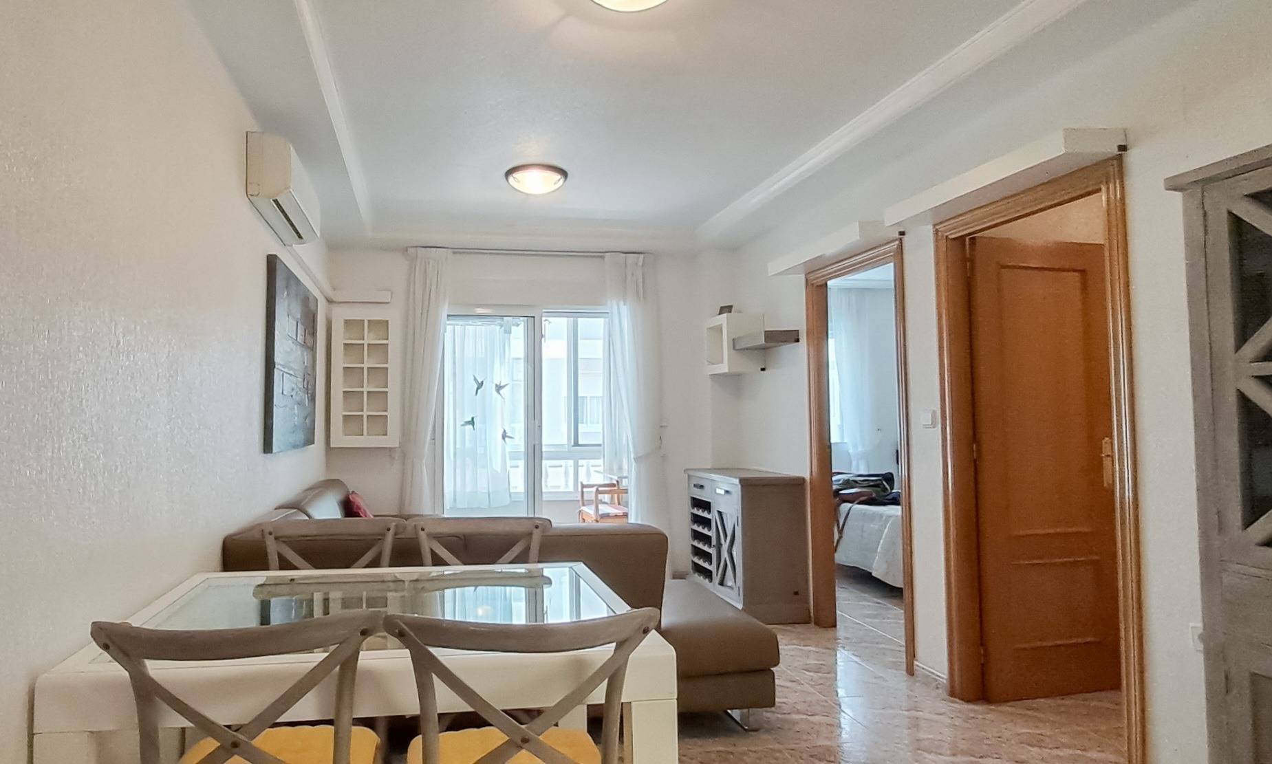 This wonderful Torrevieja city-center apartment features 2 bedrooms and a generously sized bathroom