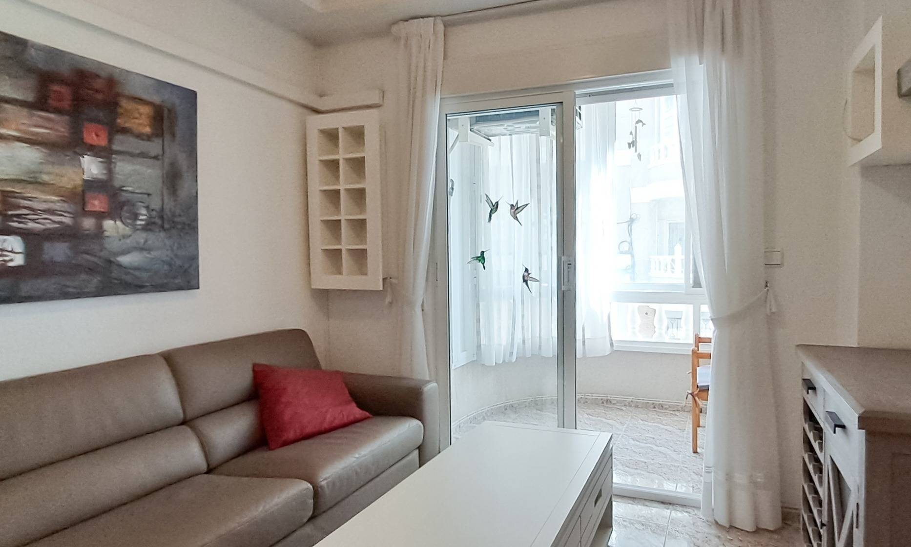 Bedroom in apartment for sale in Torrevieja