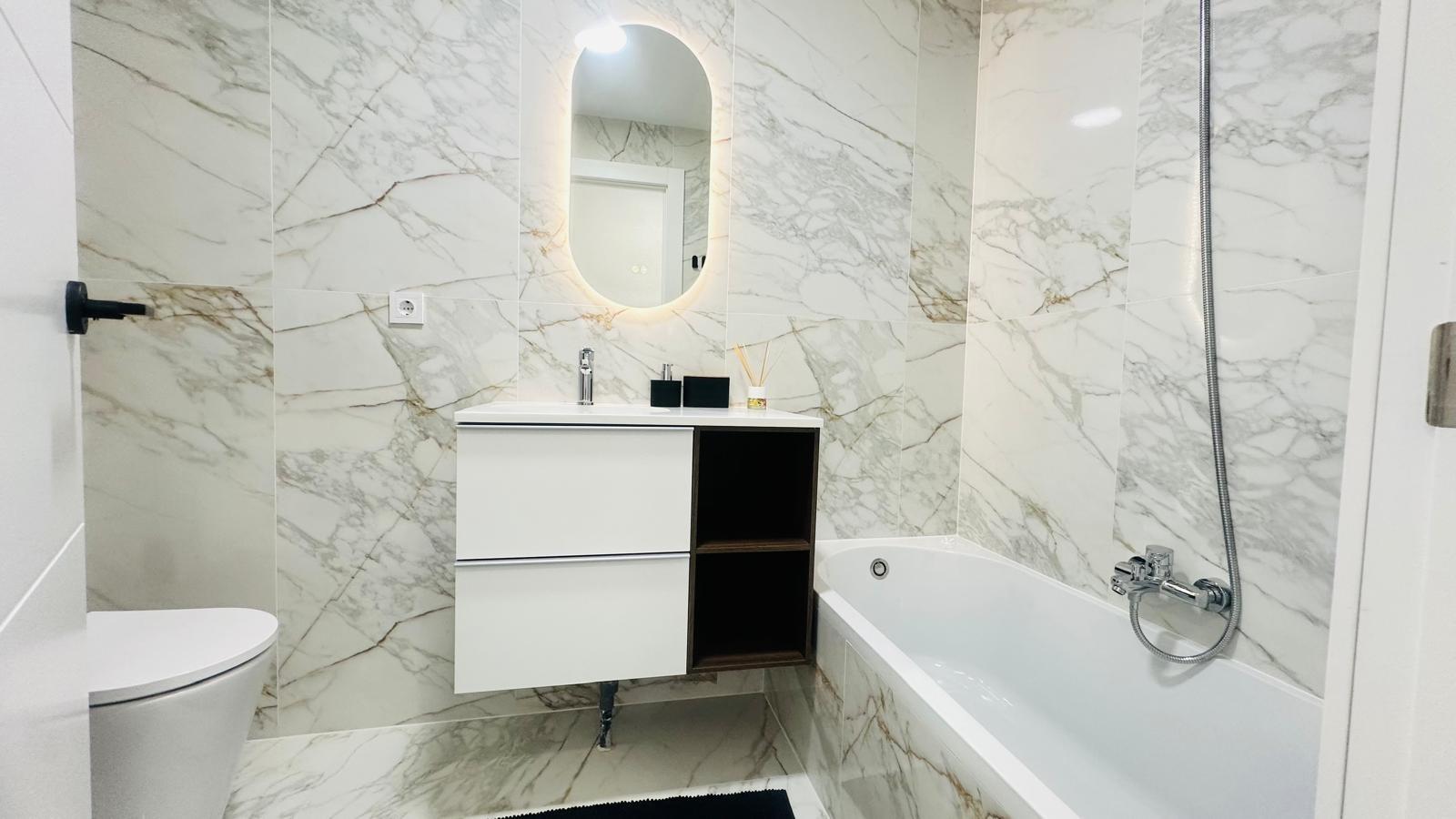 Master bedroom in apartment for sale in Torrevieja