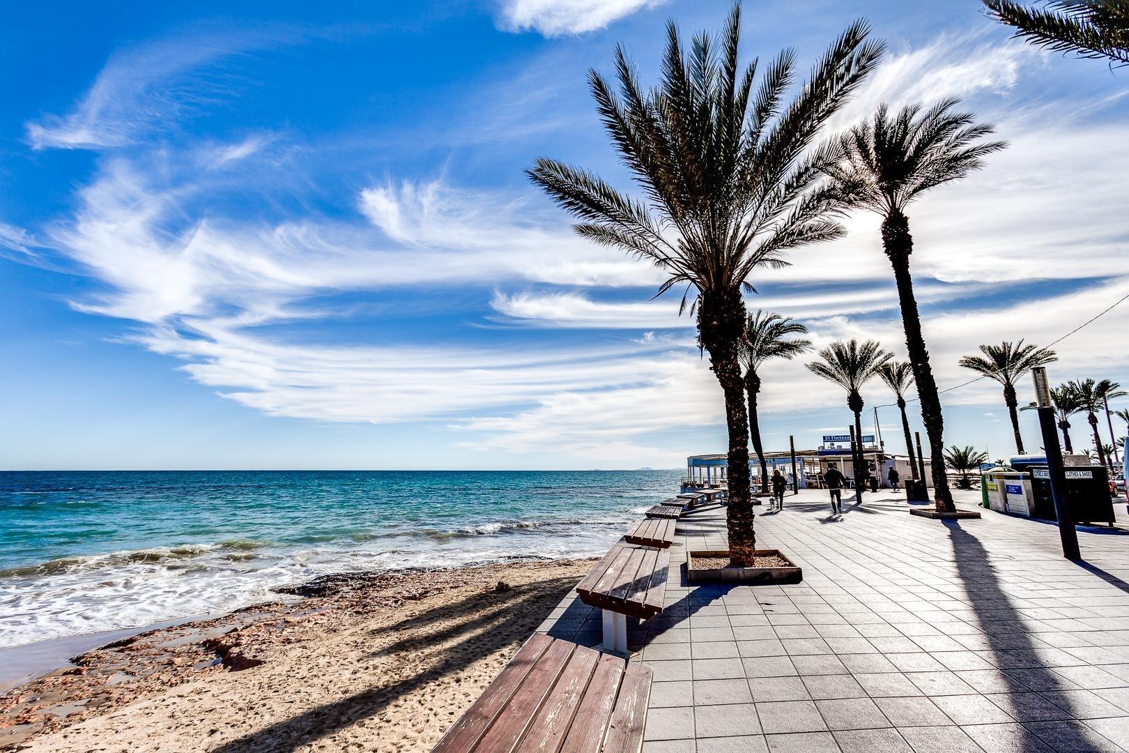 Terrace in apartment for sale in Torrevieja