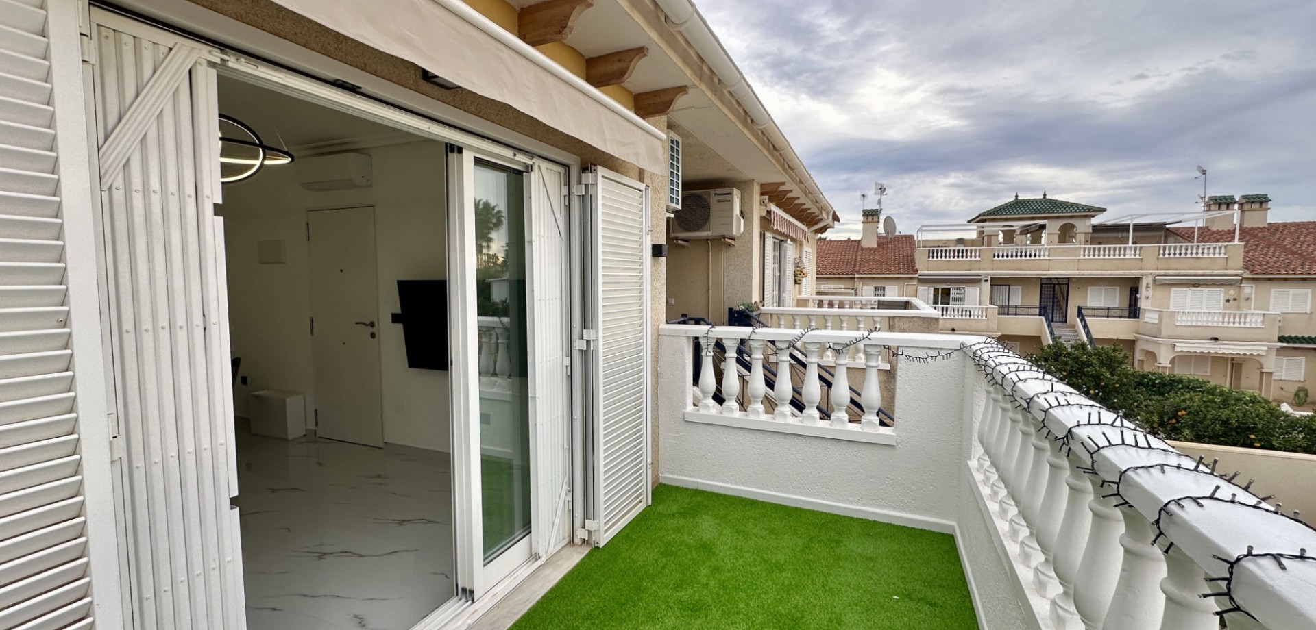 Kitchen in apartment for sale in Orihuela Costa