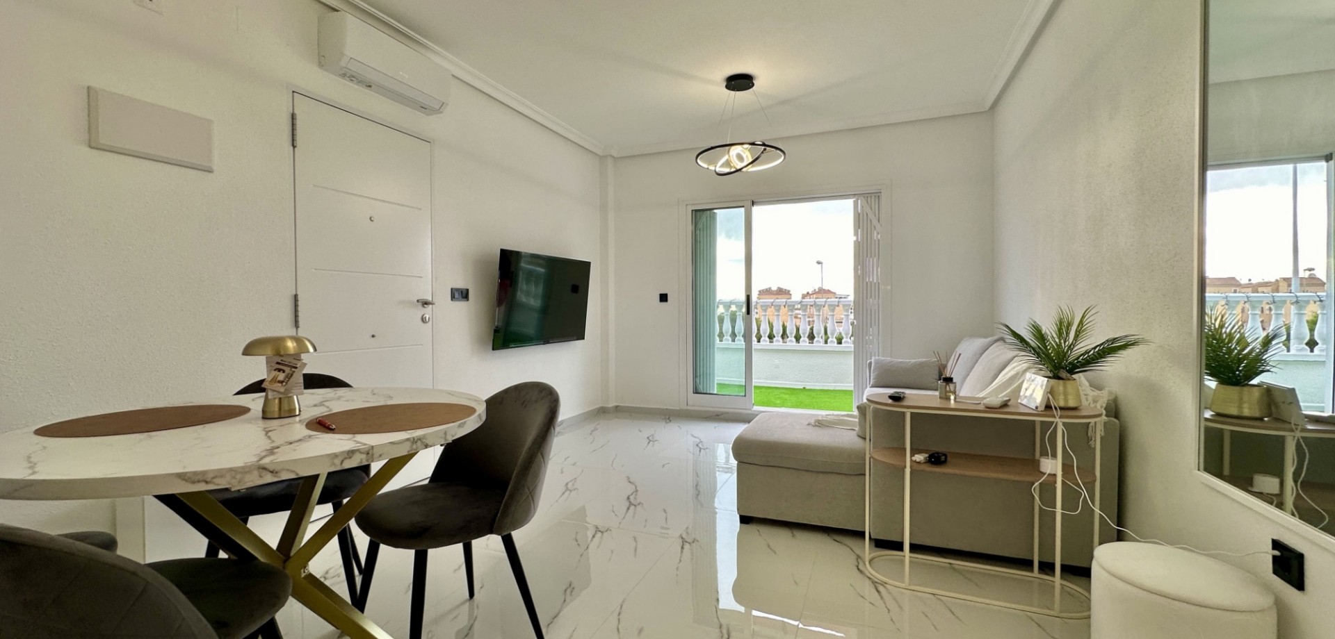 Bedroom in apartment for sale in Orihuela Costa