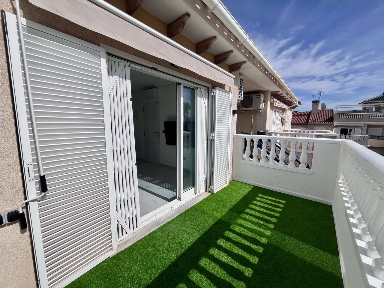 Master bedroom in penthouse for sale in Playa Flamenca