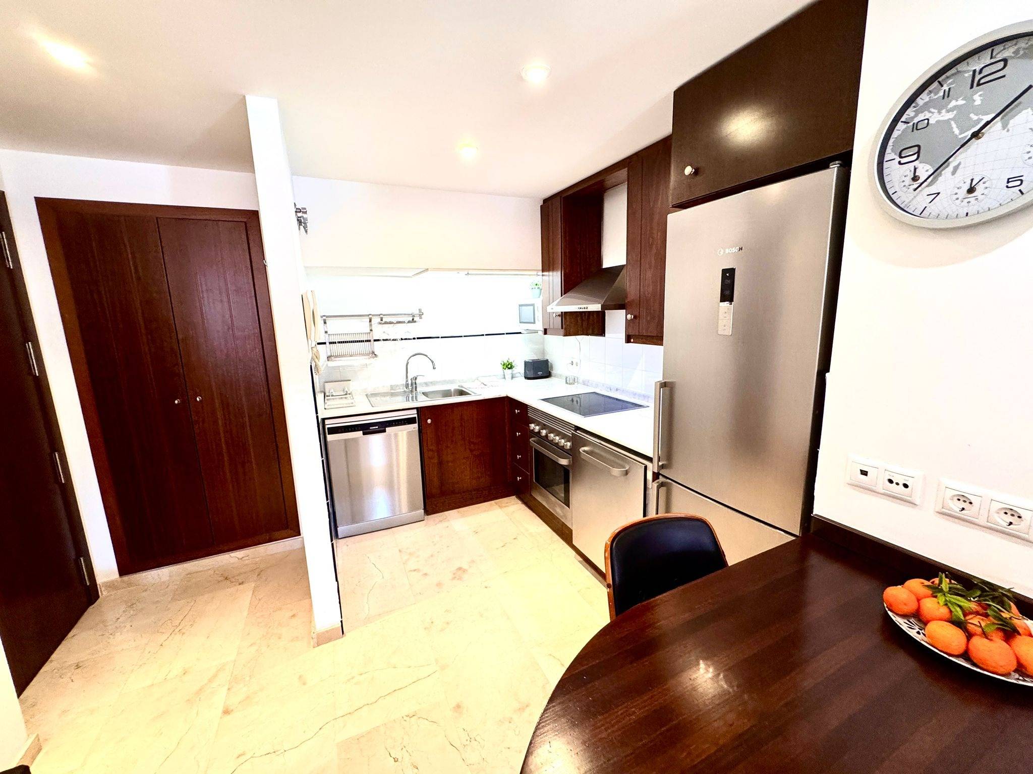 Bedroom in apartment for sale in Torrevieja