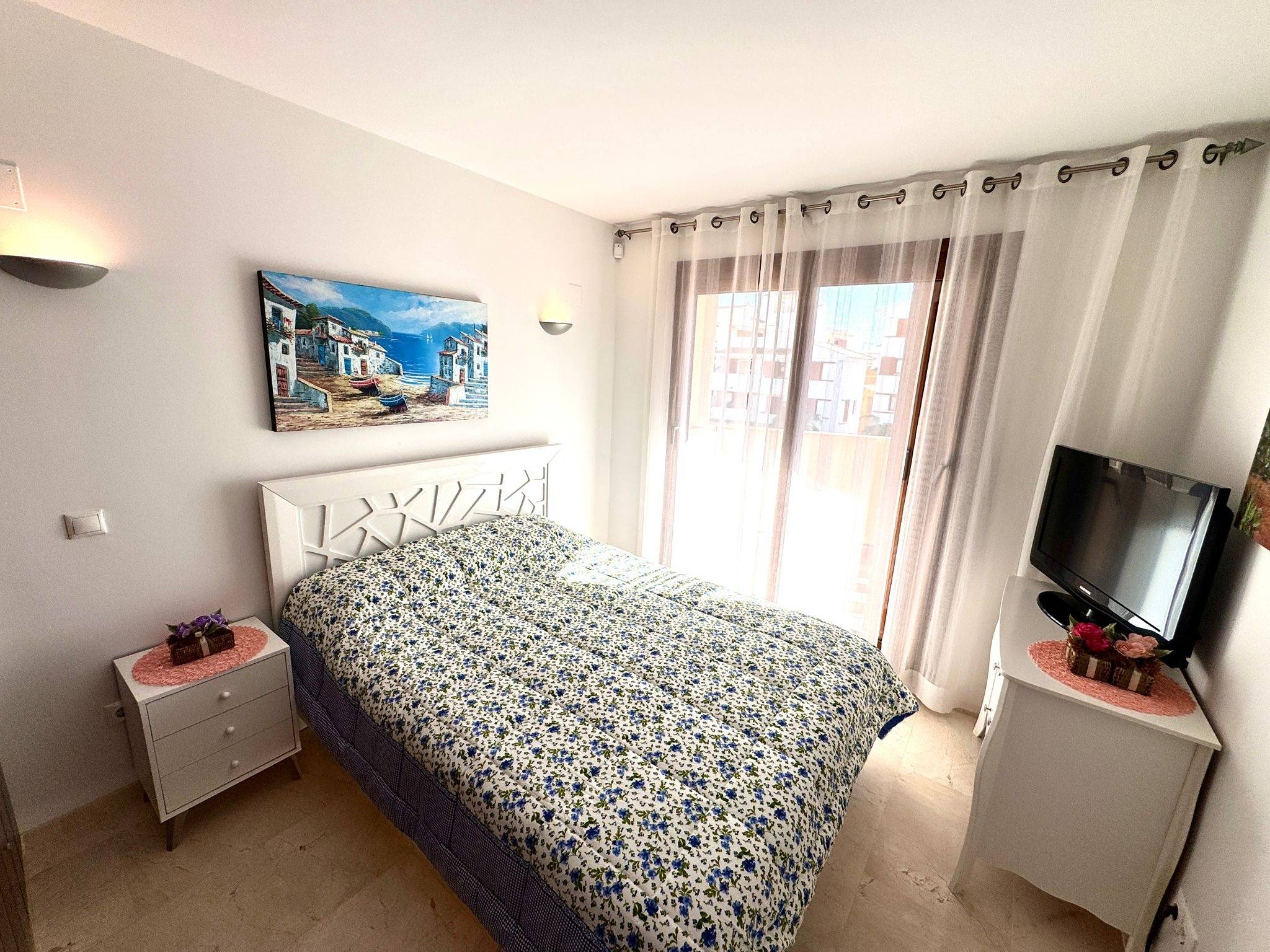 Master bedroom in apartment for sale in Torrevieja