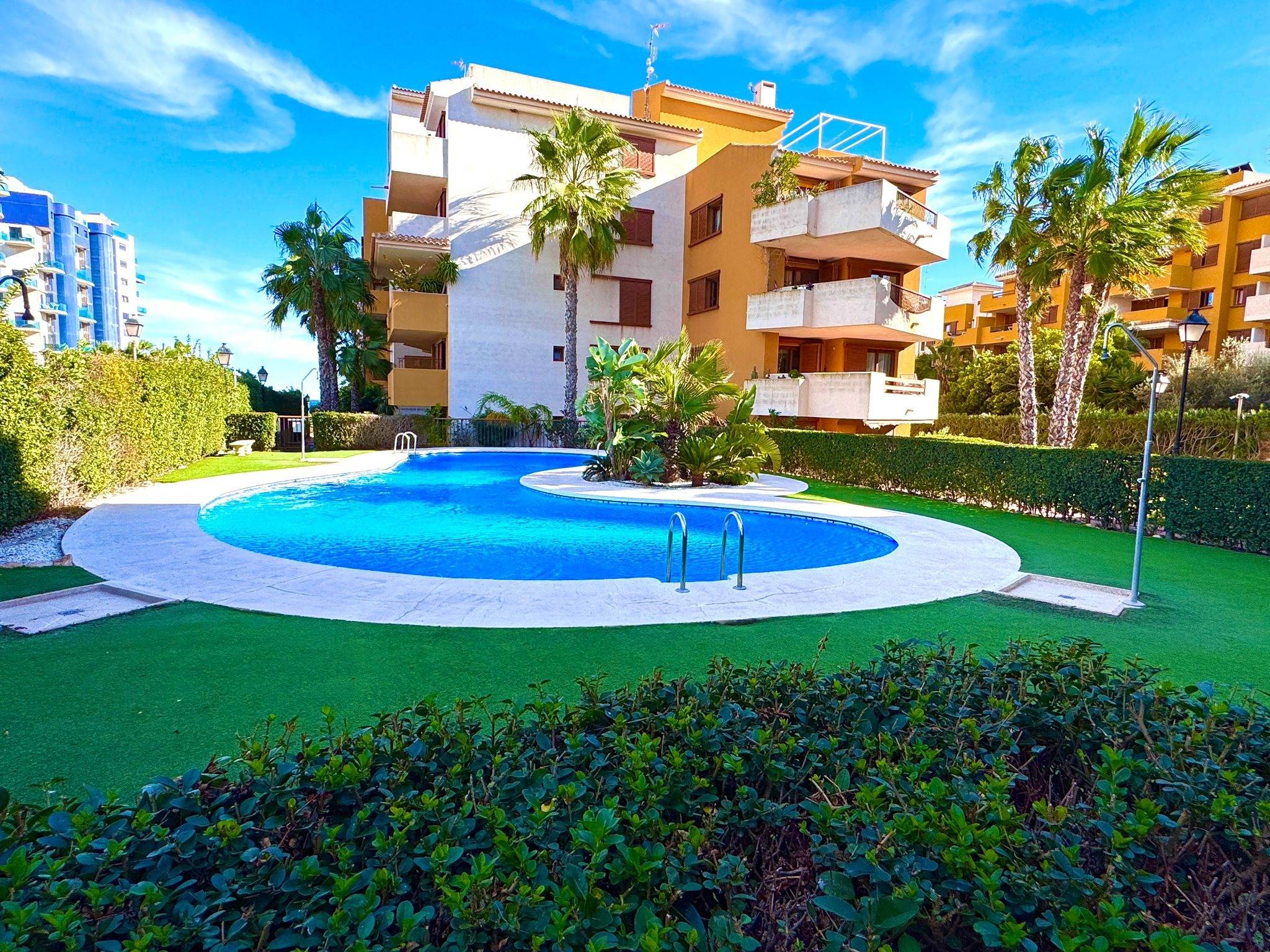 Bedroom in apartment for sale in Torrevieja
