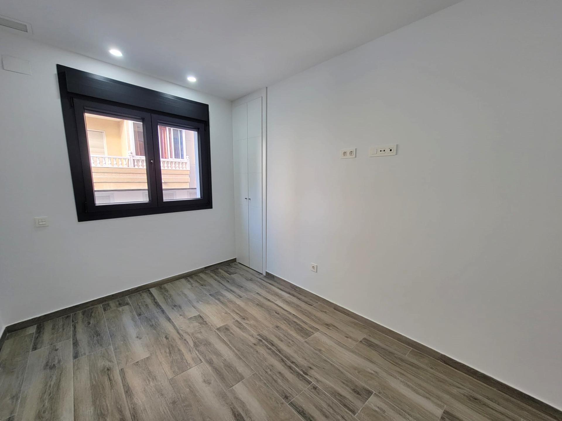 Terrace in apartment for sale in Torrevieja
