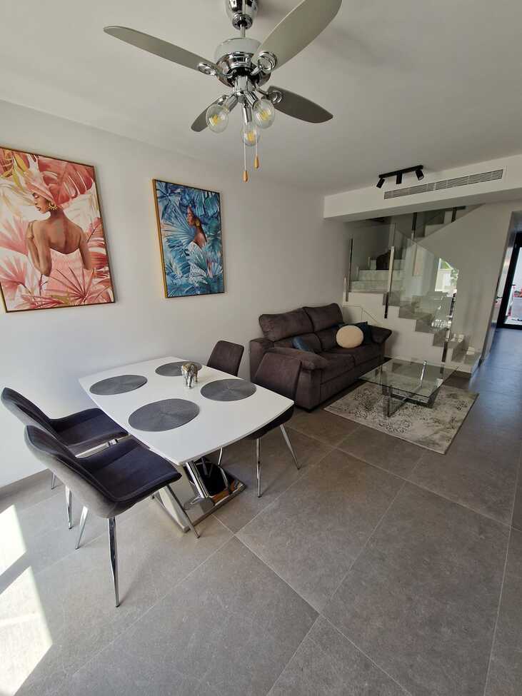 We offer for sale a beautiful, modern terraced house with an area of approximately 170 m², built i