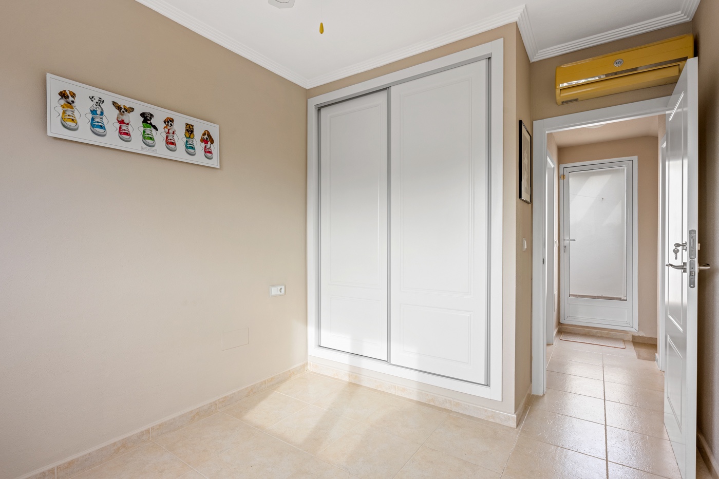 Master bedroom in apartment for sale in Torre Pacheco