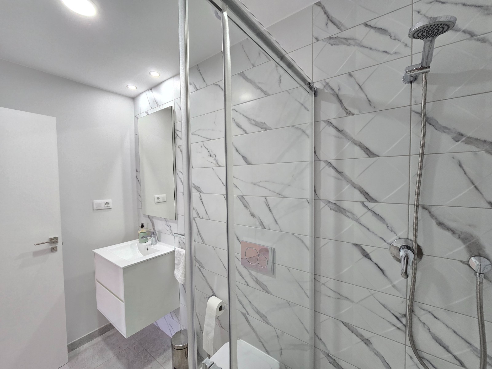 Bathroom in apartment for sale in Orihuela Costa
