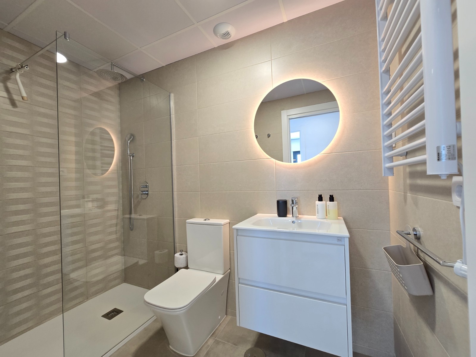 Master bedroom in apartment for sale in Santa Rosalia