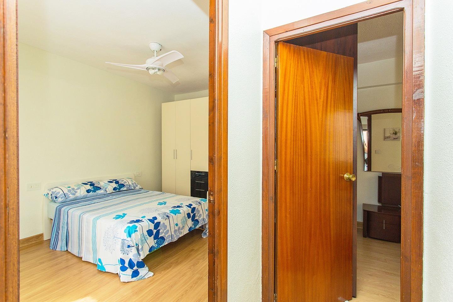 Bedroom in apartment for sale in Torrevieja