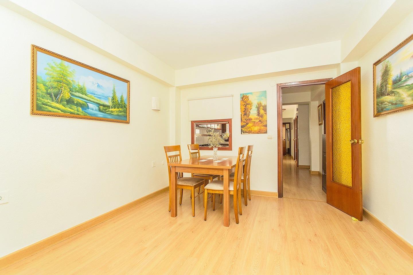 Bedroom in apartment for sale in Torrevieja