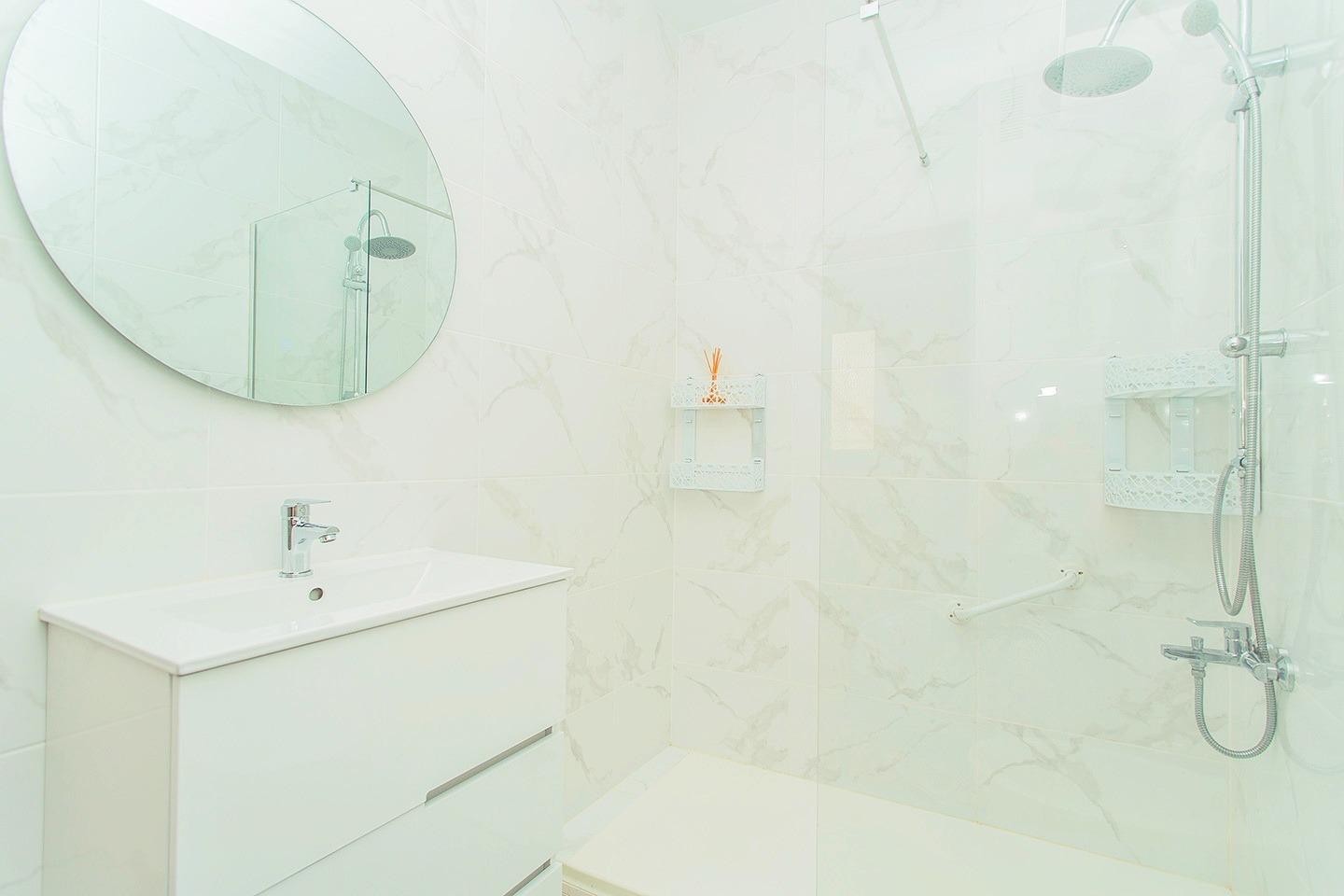Bathroom in apartment for sale in Torrevieja