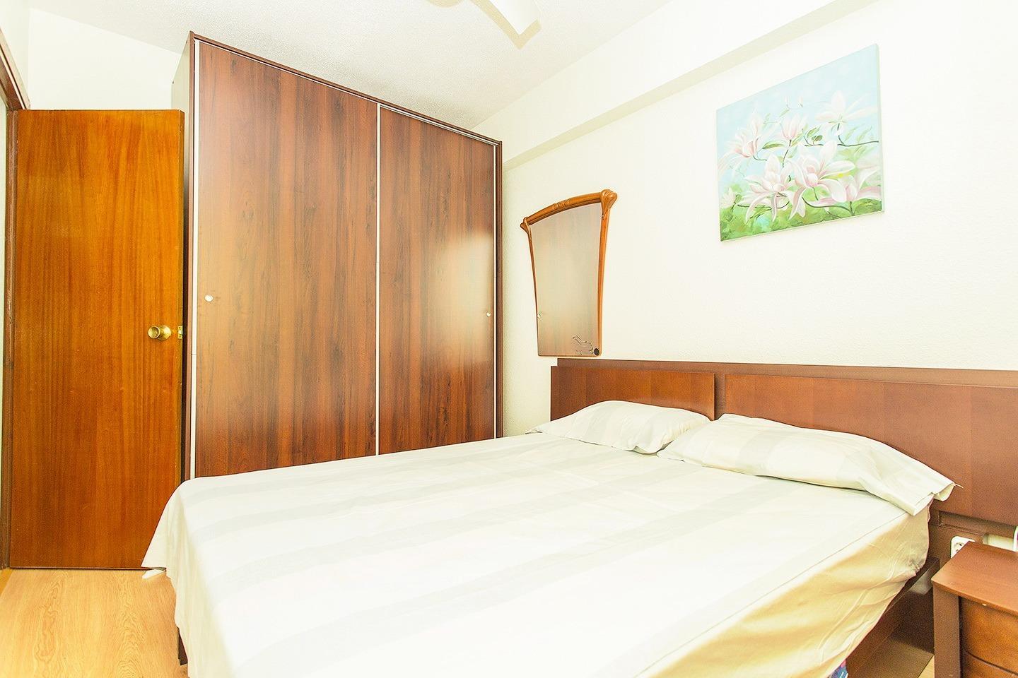 Bedroom in apartment for sale in Torrevieja