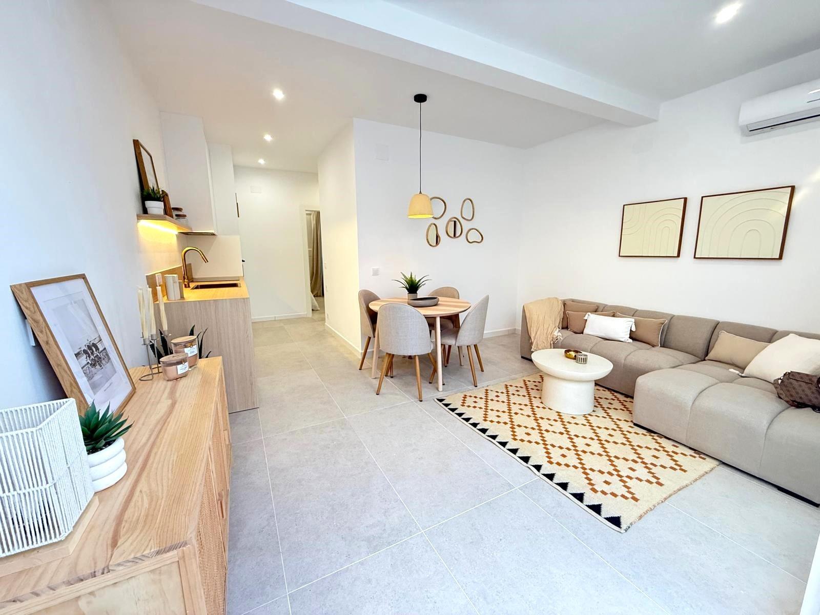 Refurbished 2-bedroom chalet with terrace and solarium in El Chaparral This fully renovated two-bedr