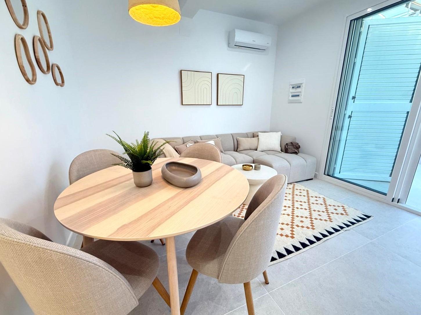 Refurbished 2-bedroom chalet with terrace and solarium in El Chaparral This fully renovated two-bedr