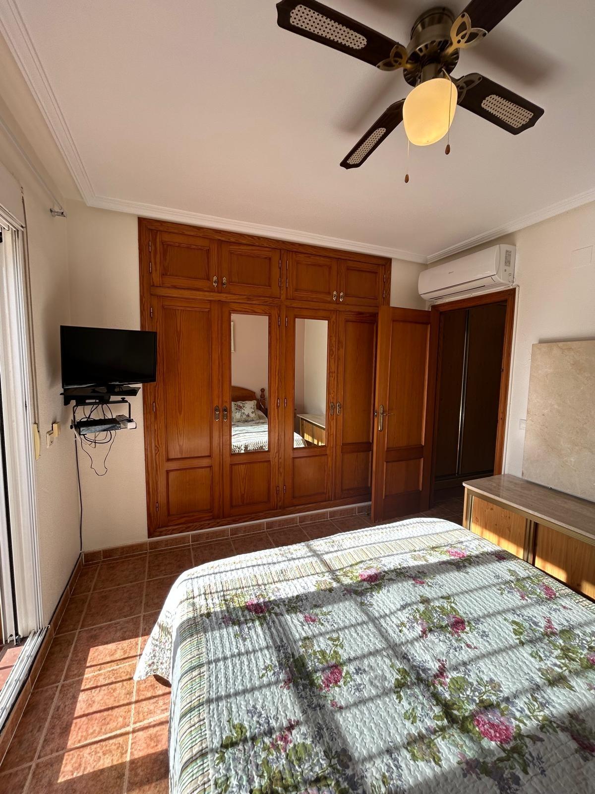Bedroom in duplex for sale in Orihuela Costa
