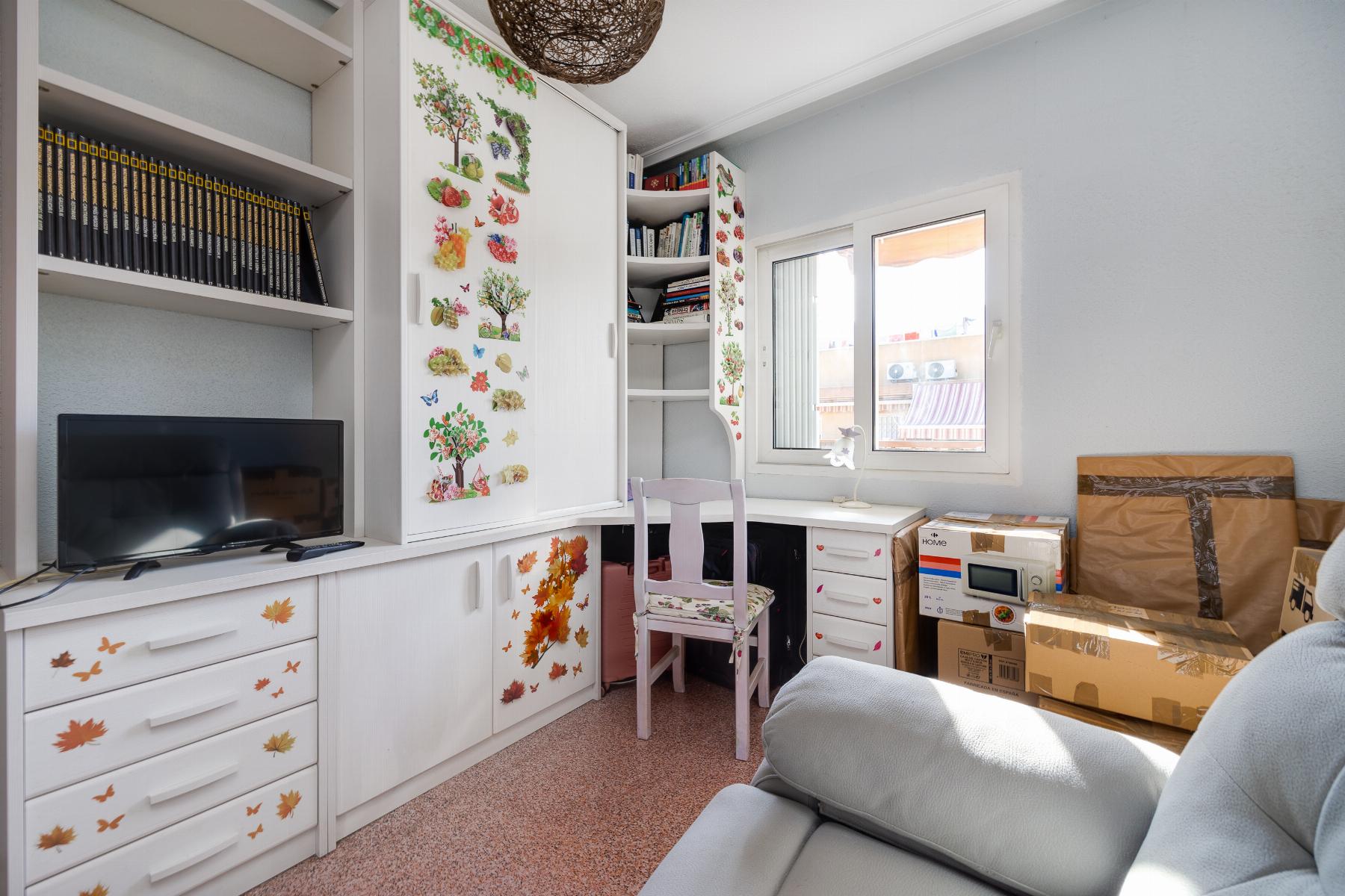 Kitchen in apartment for sale in Torrevieja