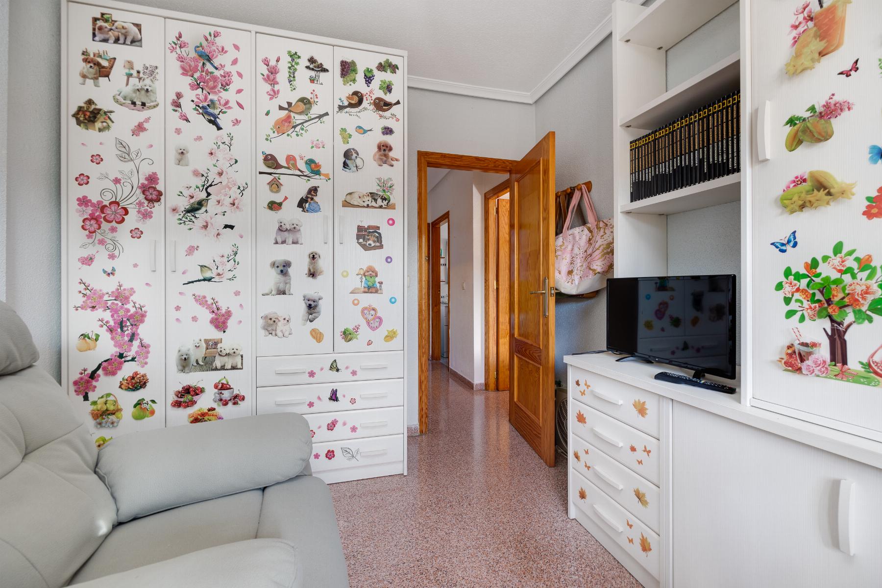 Master bedroom in apartment for sale in Torrevieja