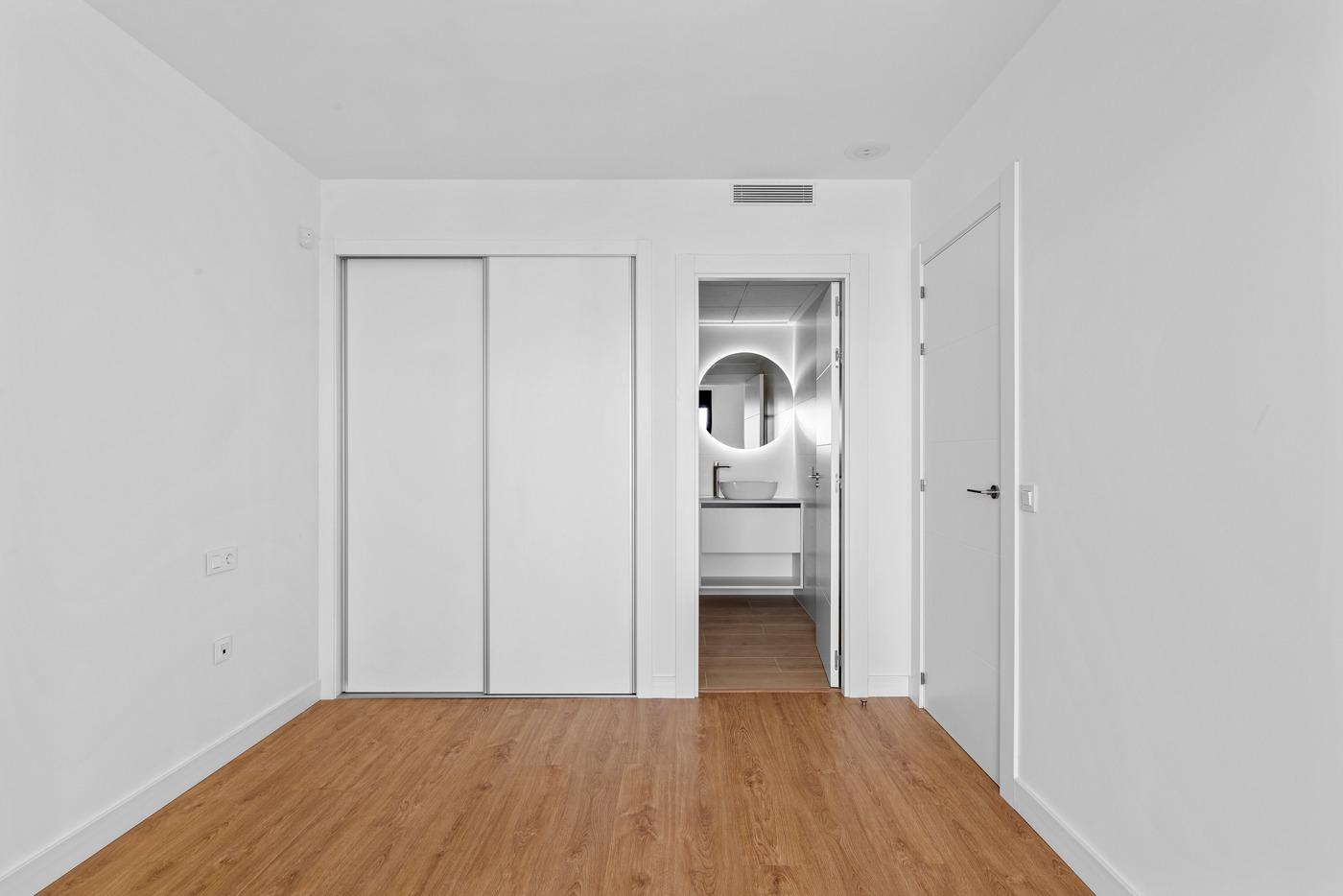Bedroom in apartment for sale in Orihuela Costa
