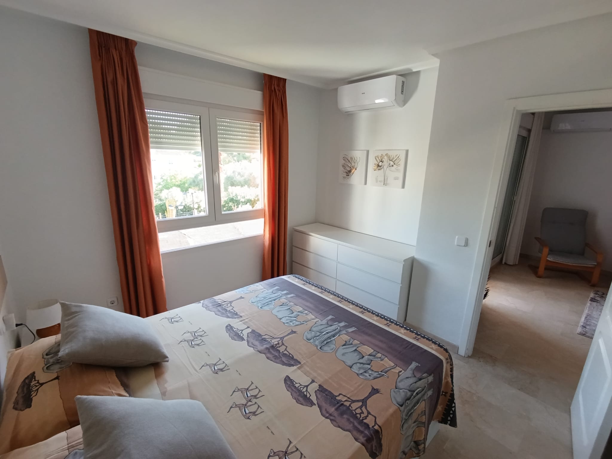 Bedroom in apartment for sale in Villamartin