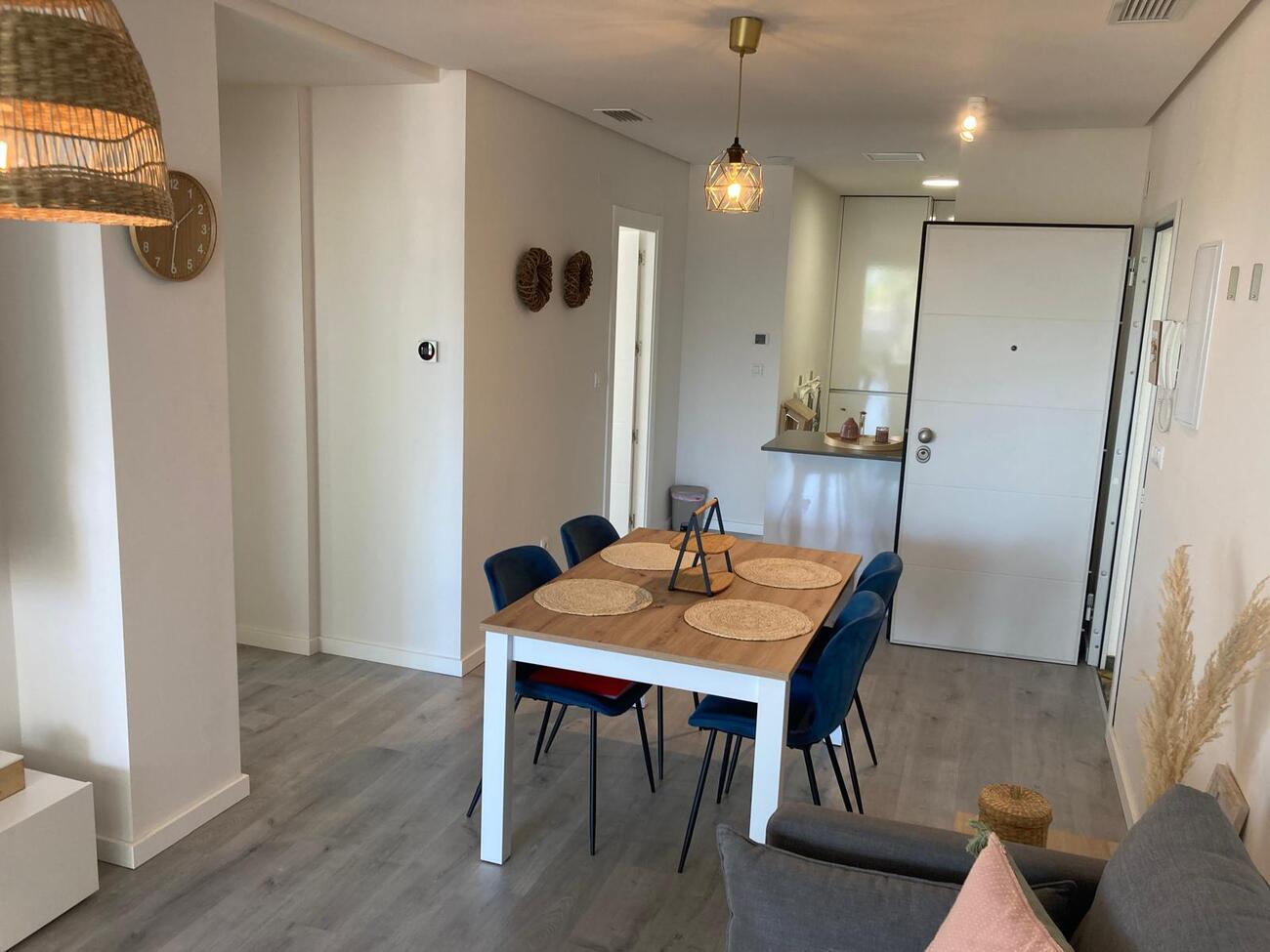 Bedroom in apartment for sale in Los Dolses