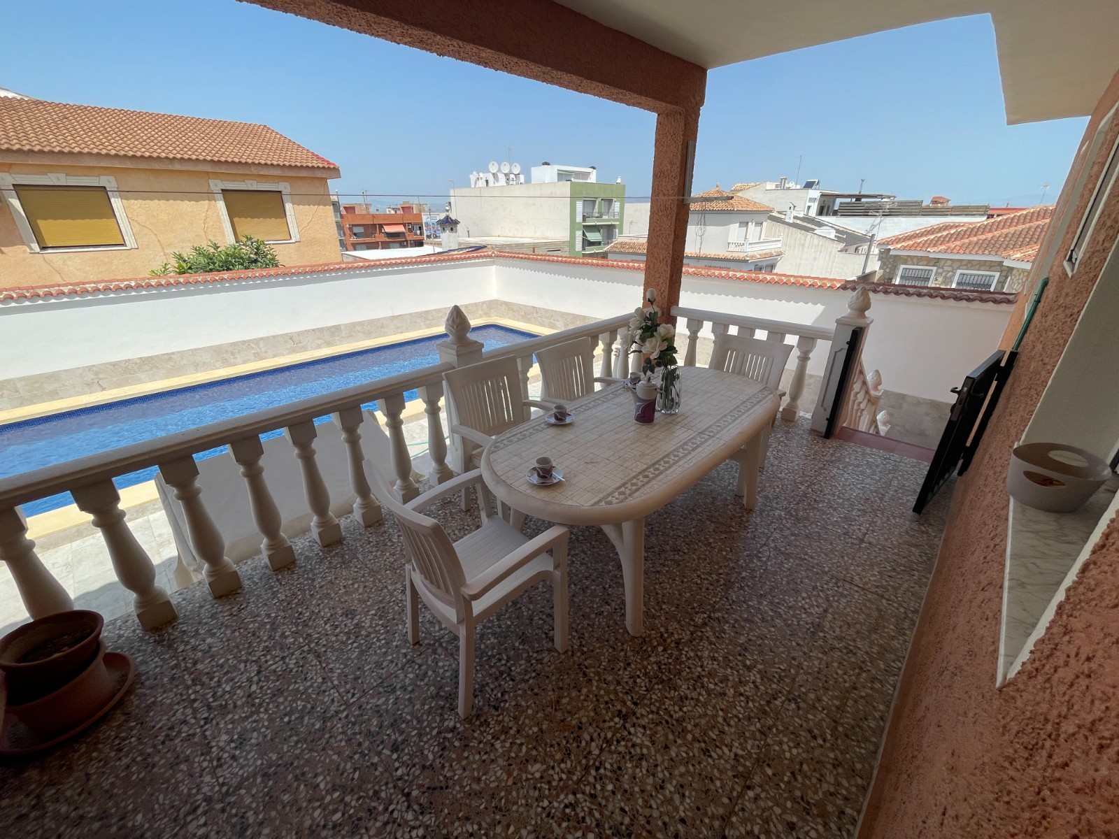 Dining area in villa for sale in Benijofar