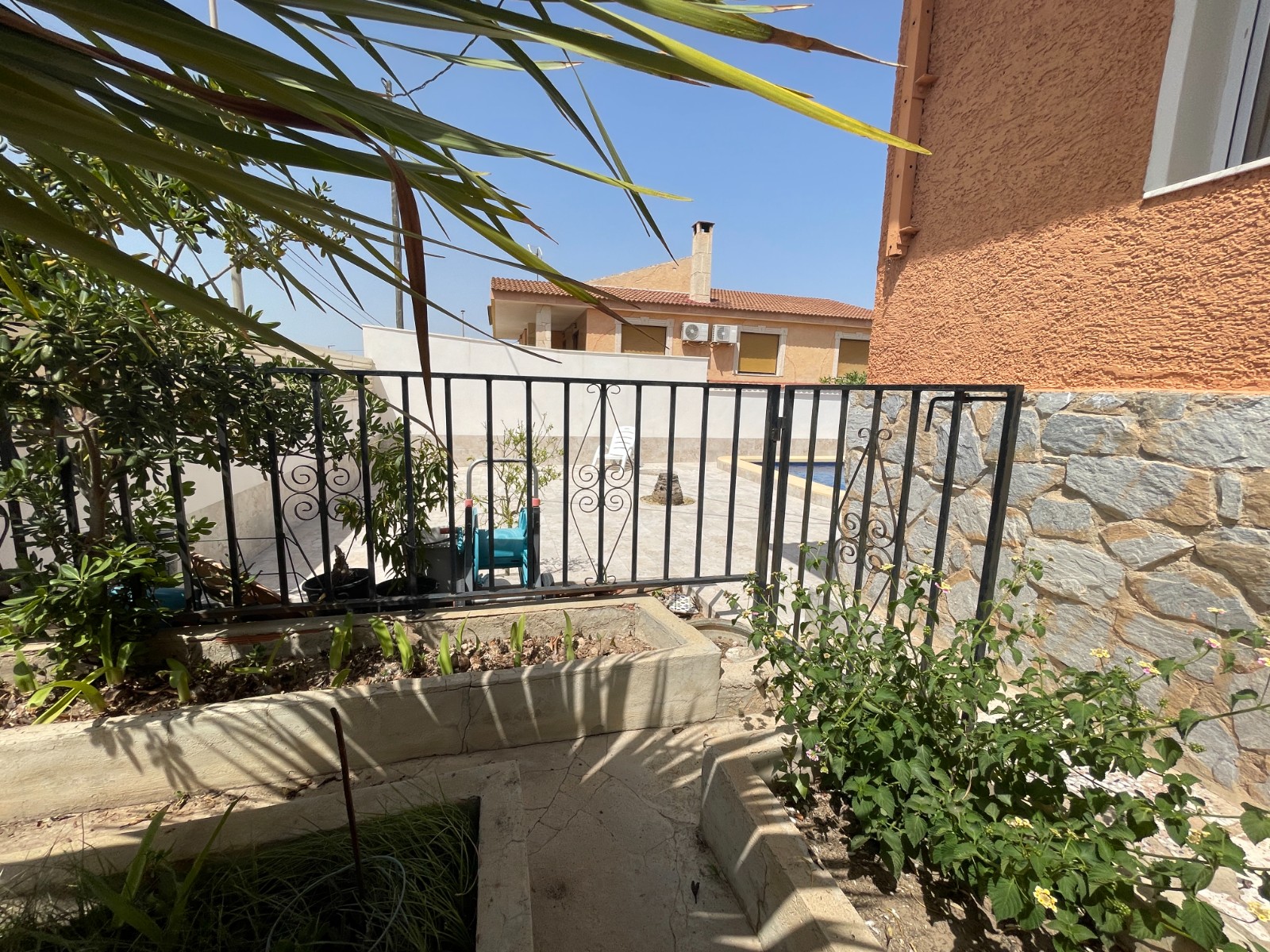 Master bedroom in villa for sale in Benijofar