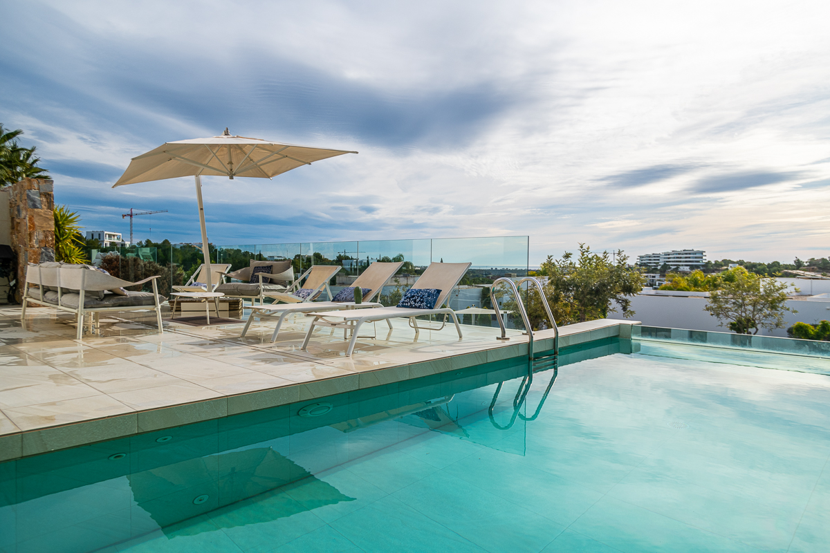 Garden in villa for sale in Las Colinas Golf
