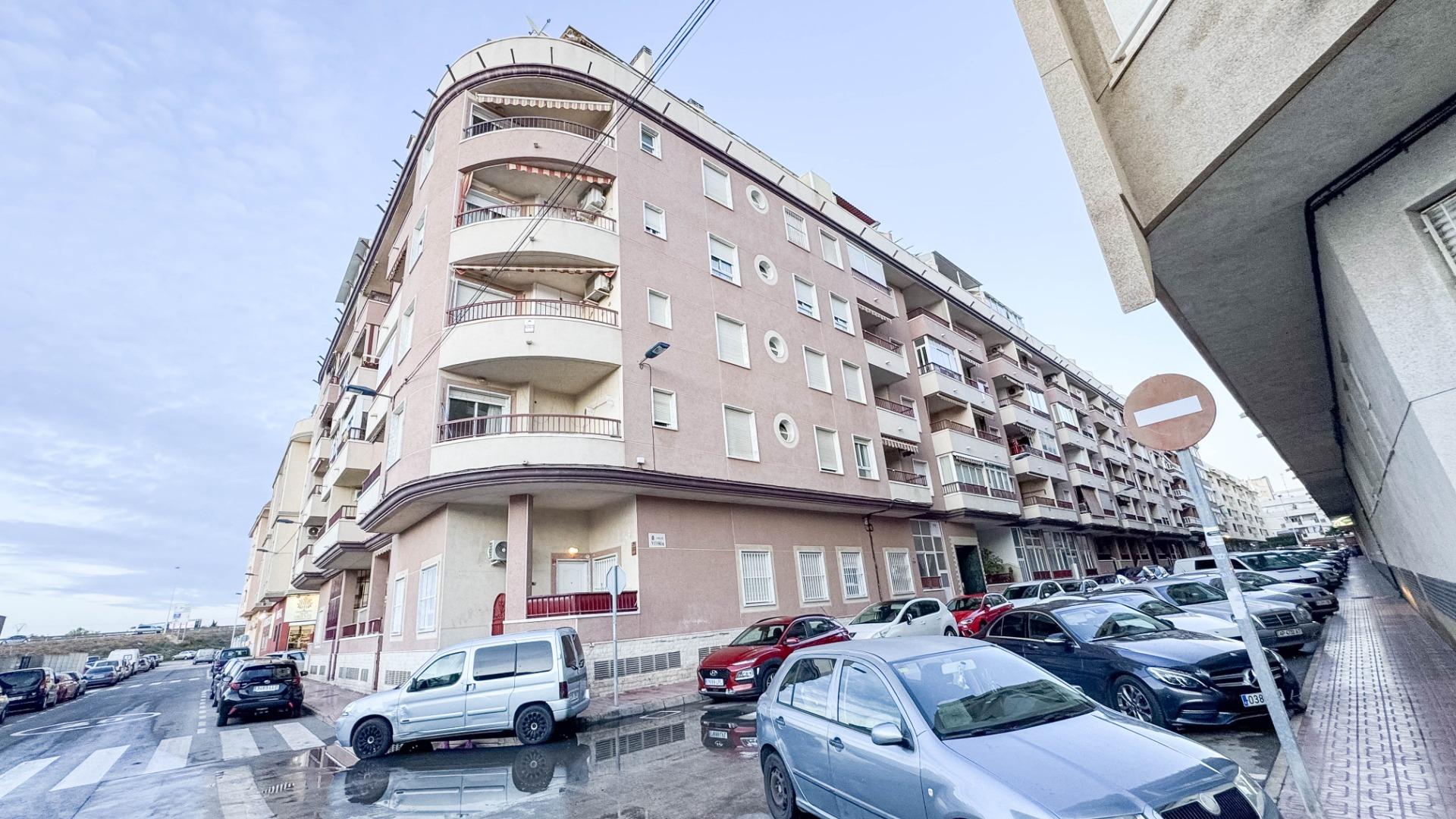 Kitchen in apartment for sale in Torrevieja