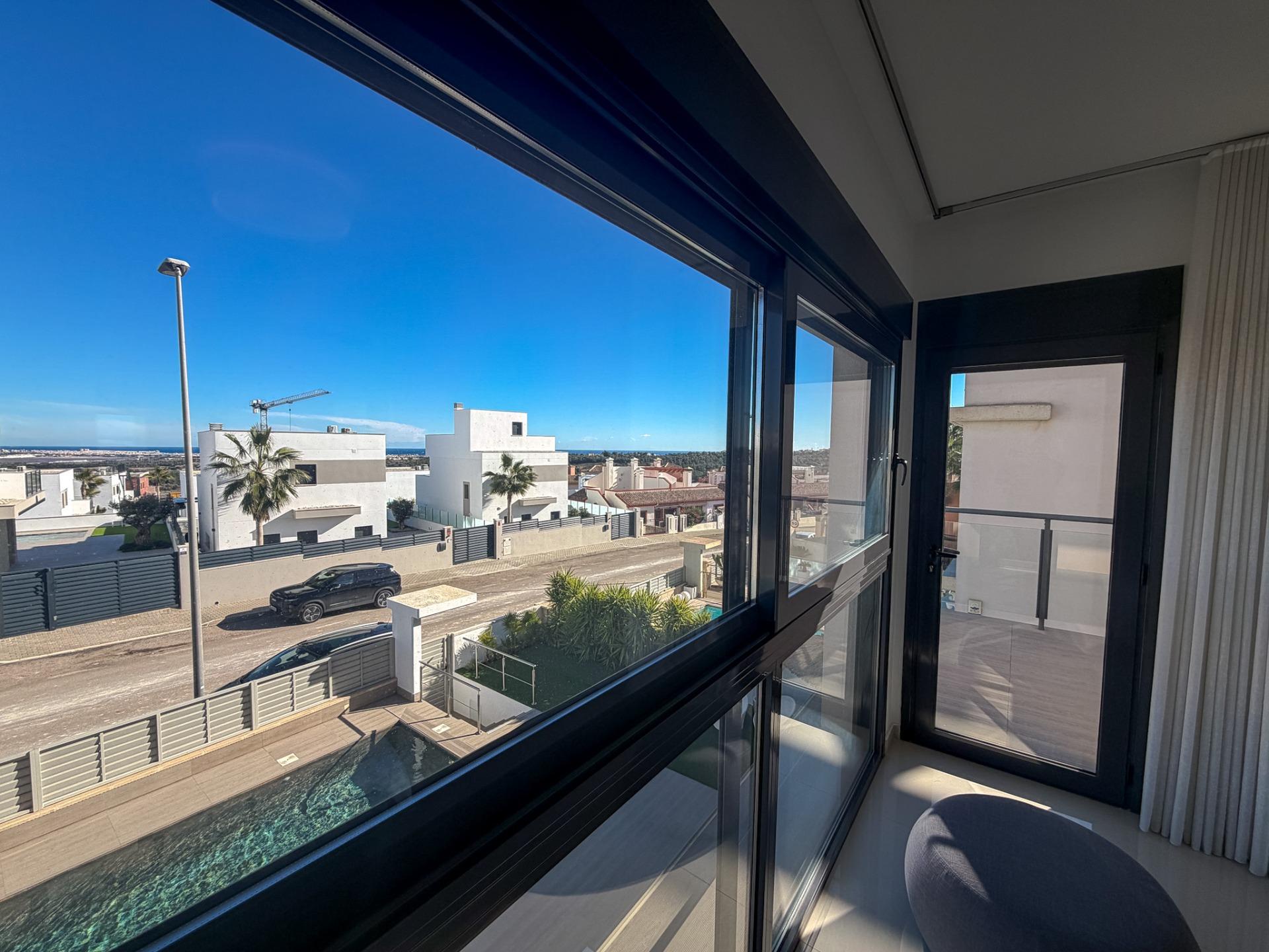 Garden in villa for sale in San Miguel de Salinas