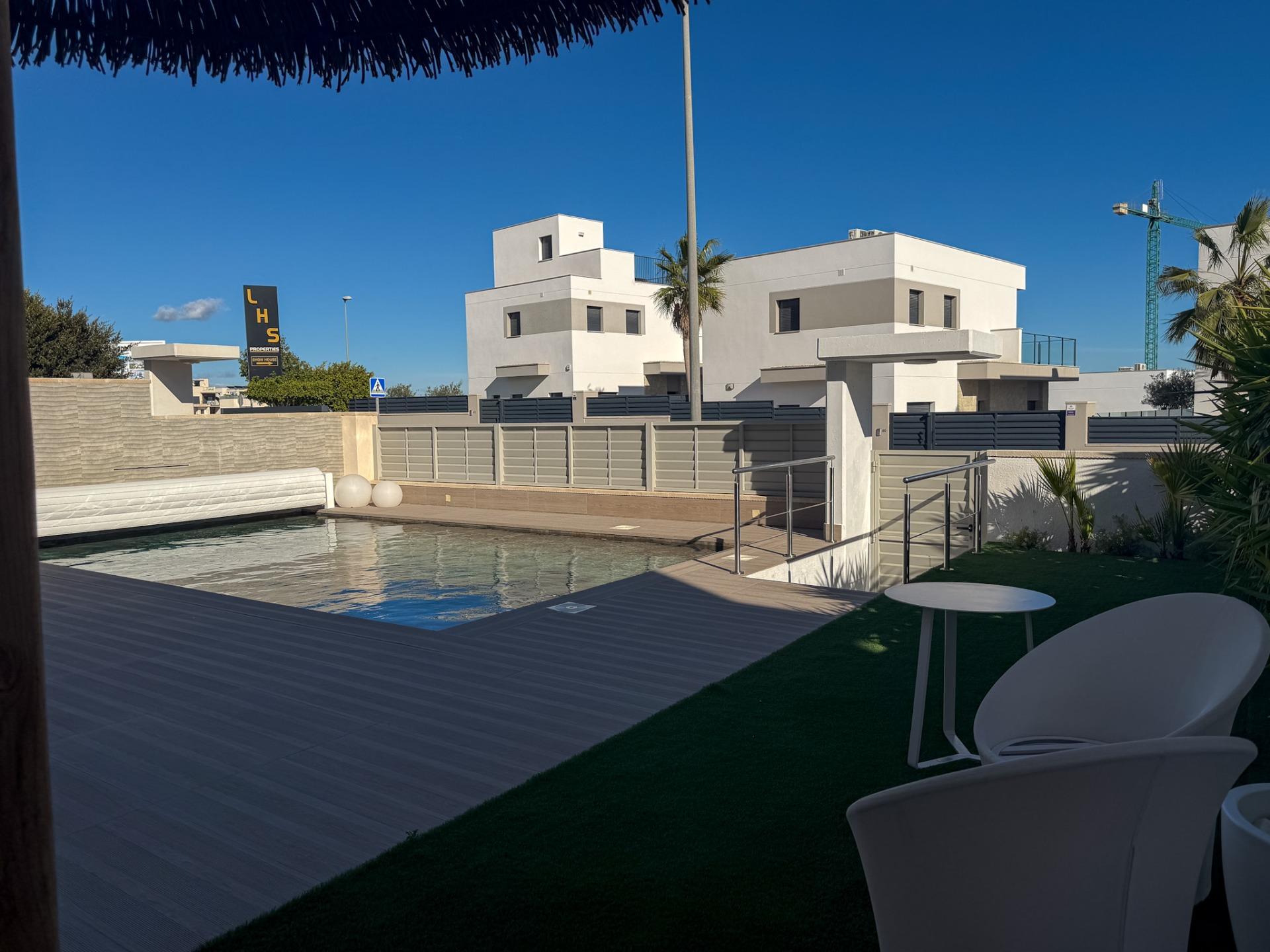 4-Bedroom Villa with Private Pool Near Las Colinas Golf – San Miguel de Salinas This 4-bedroom, 3-ba