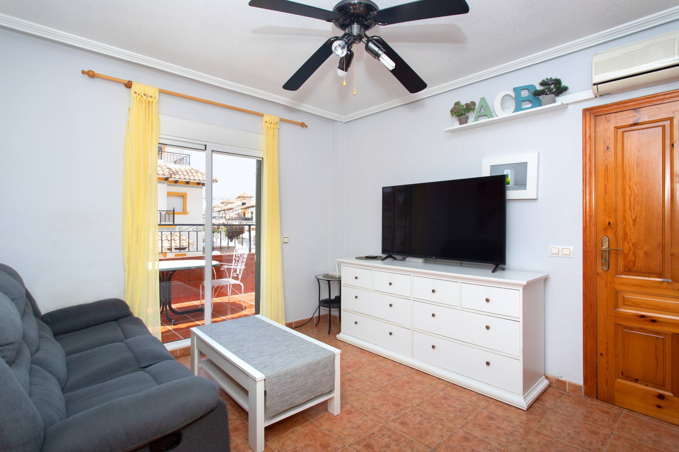 Dining area in bungalow for sale in Orihuela Costa