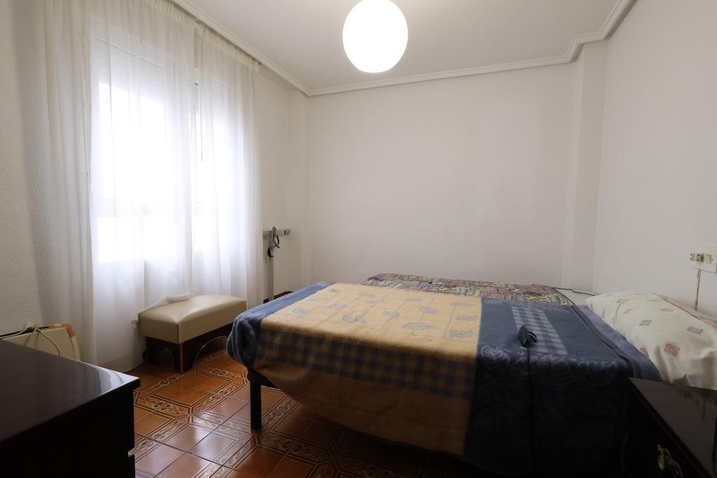 Master bedroom in apartment for sale in Torrevieja