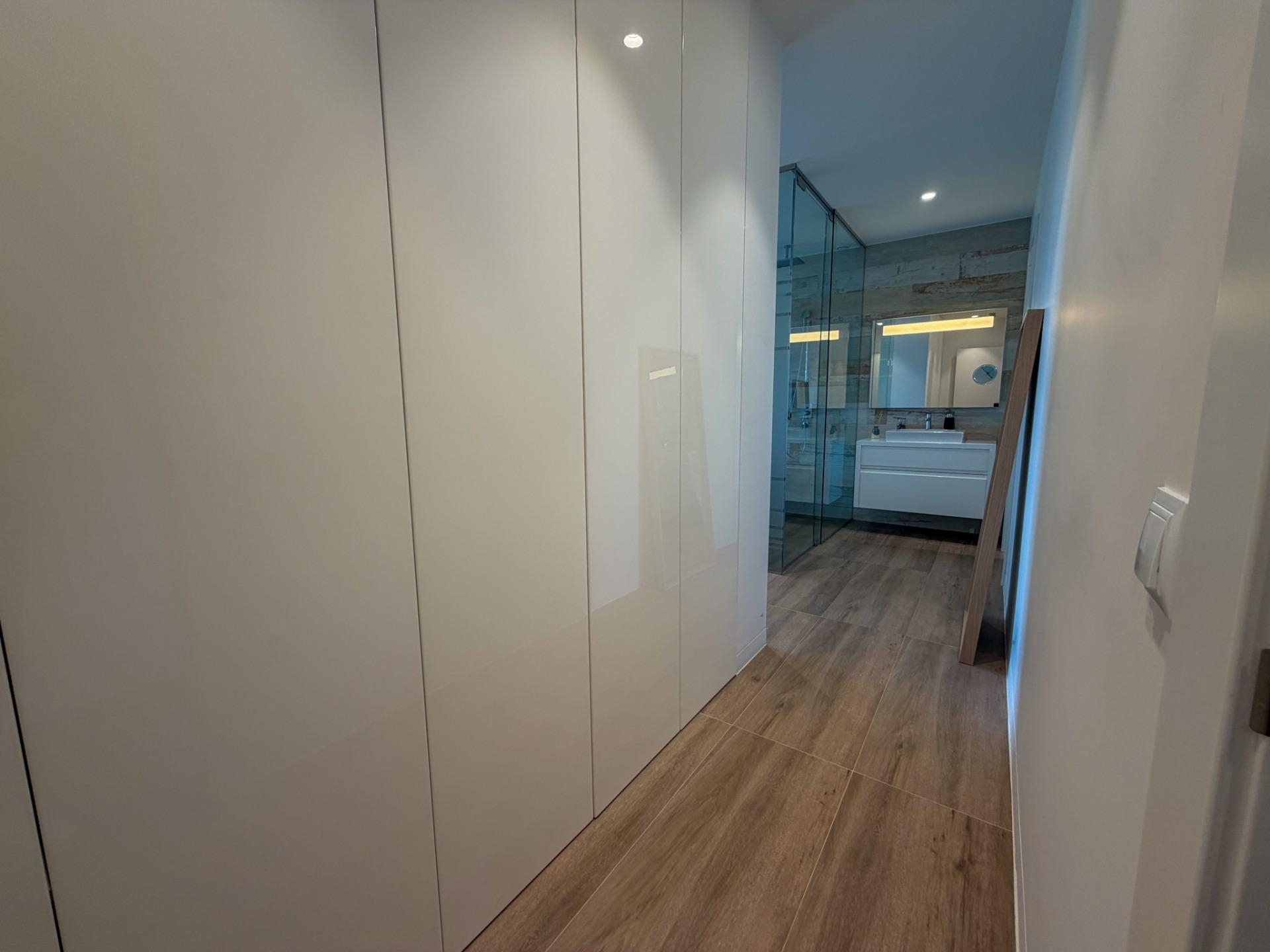 Bedroom in apartment for sale in Orihuela