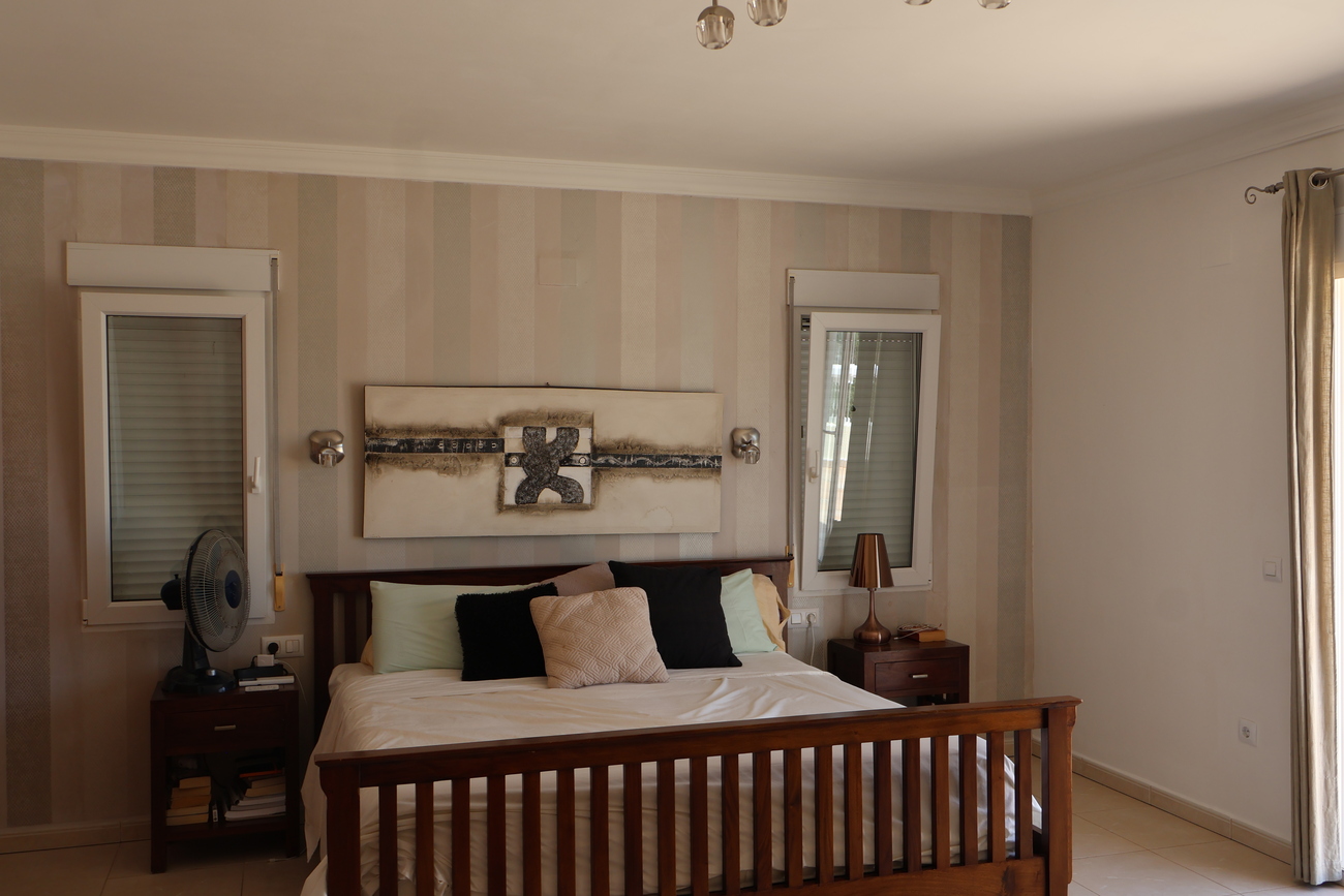Master bedroom in villa for sale in javea