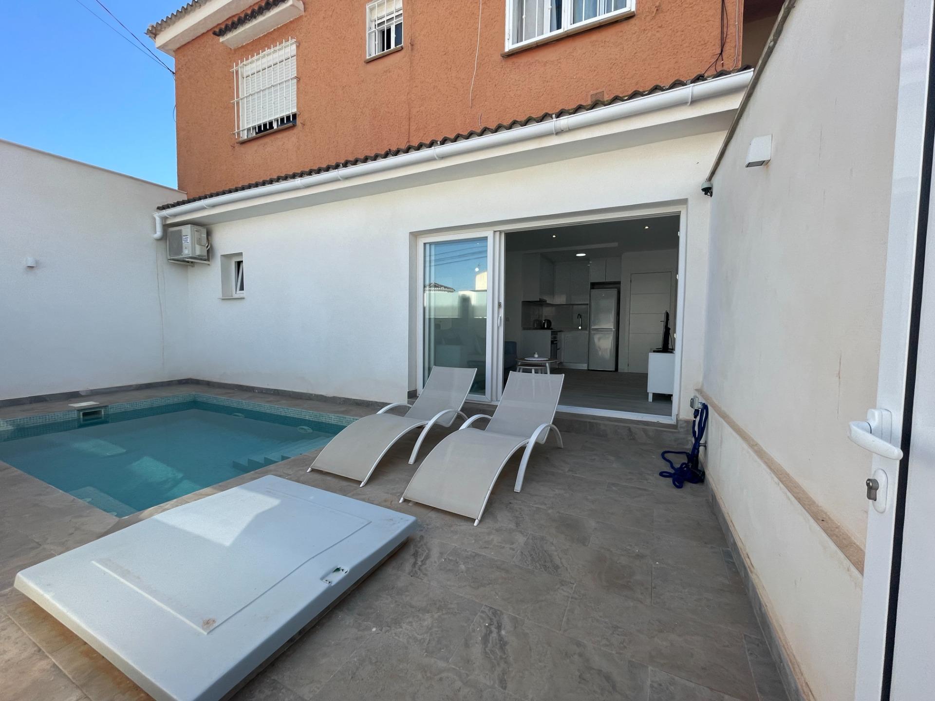 Garden in bungalow for sale in Orihuela Costa