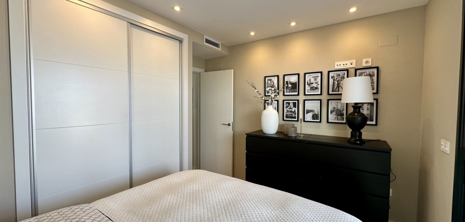 Master bedroom in villa for sale in Orihuela Costa