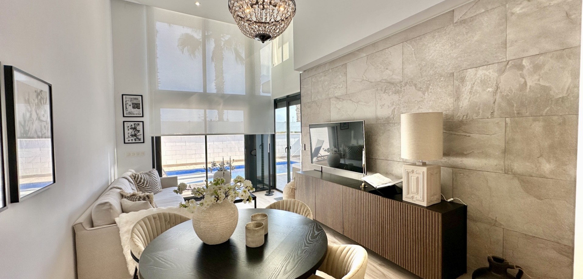 Terrace in villa for sale in Orihuela Costa