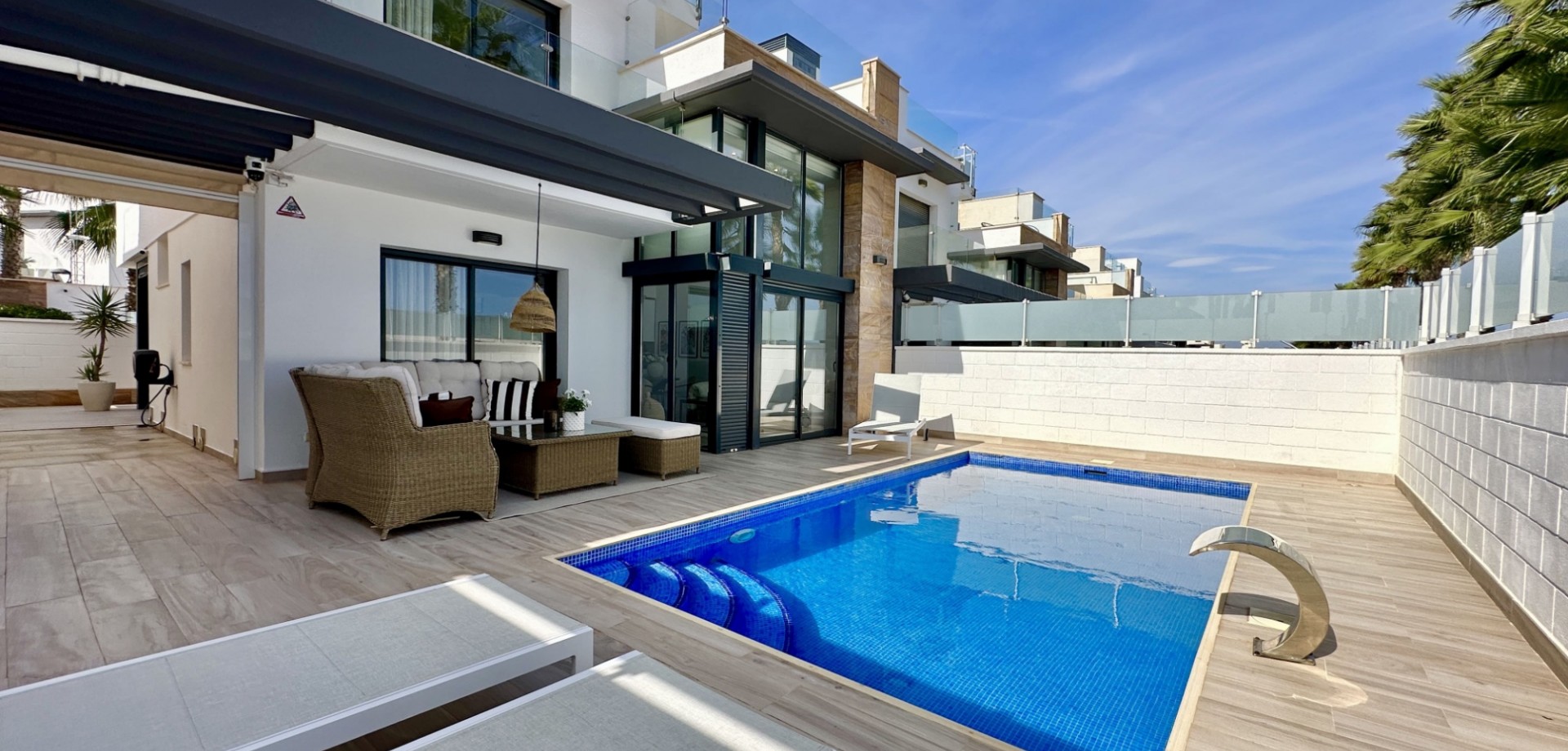 Dining area in villa for sale in Orihuela Costa