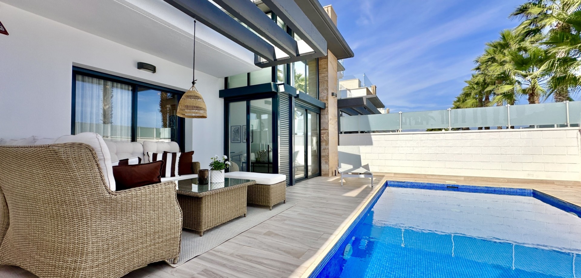 Exterior view in villa for sale in Orihuela Costa