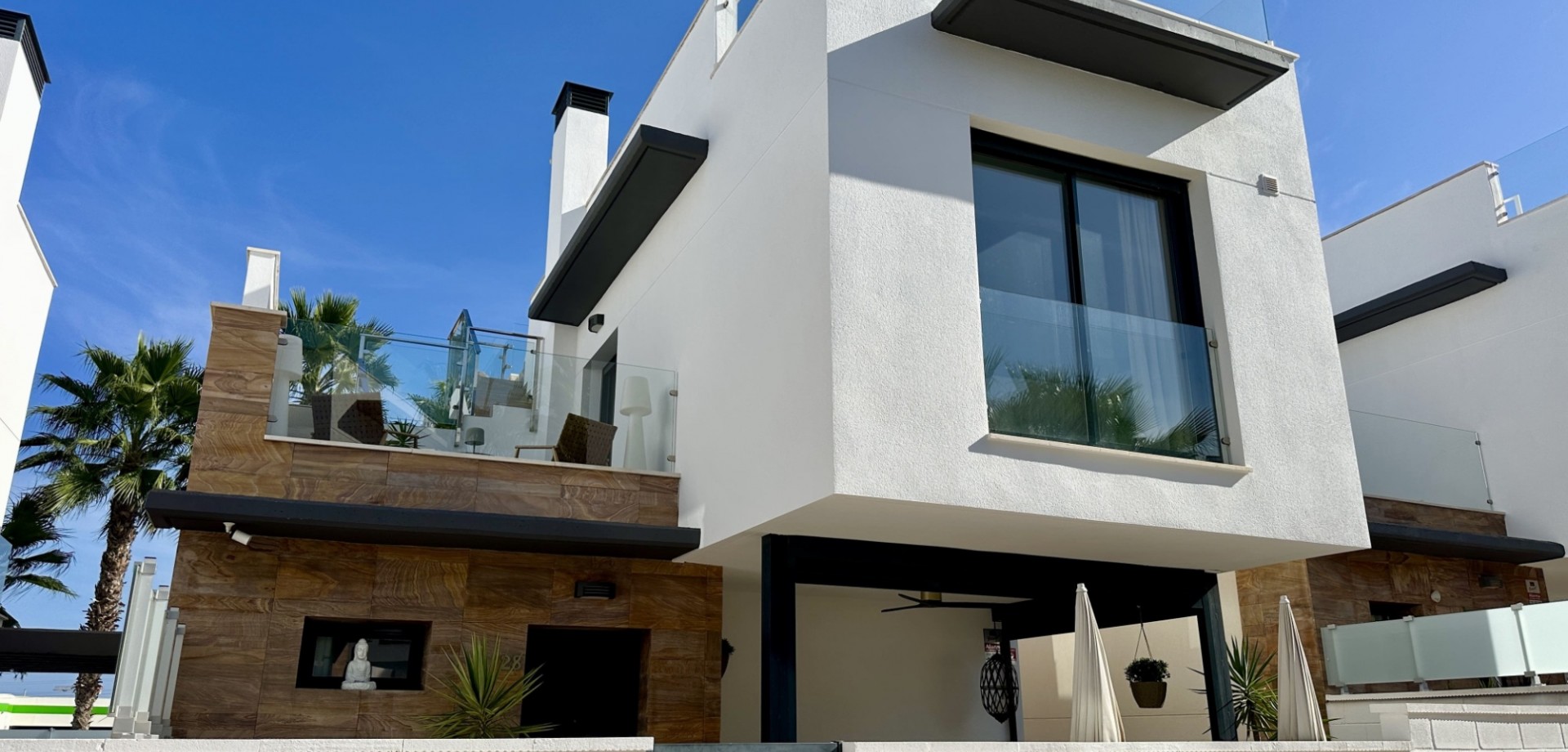 Terrace in villa for sale in Orihuela Costa