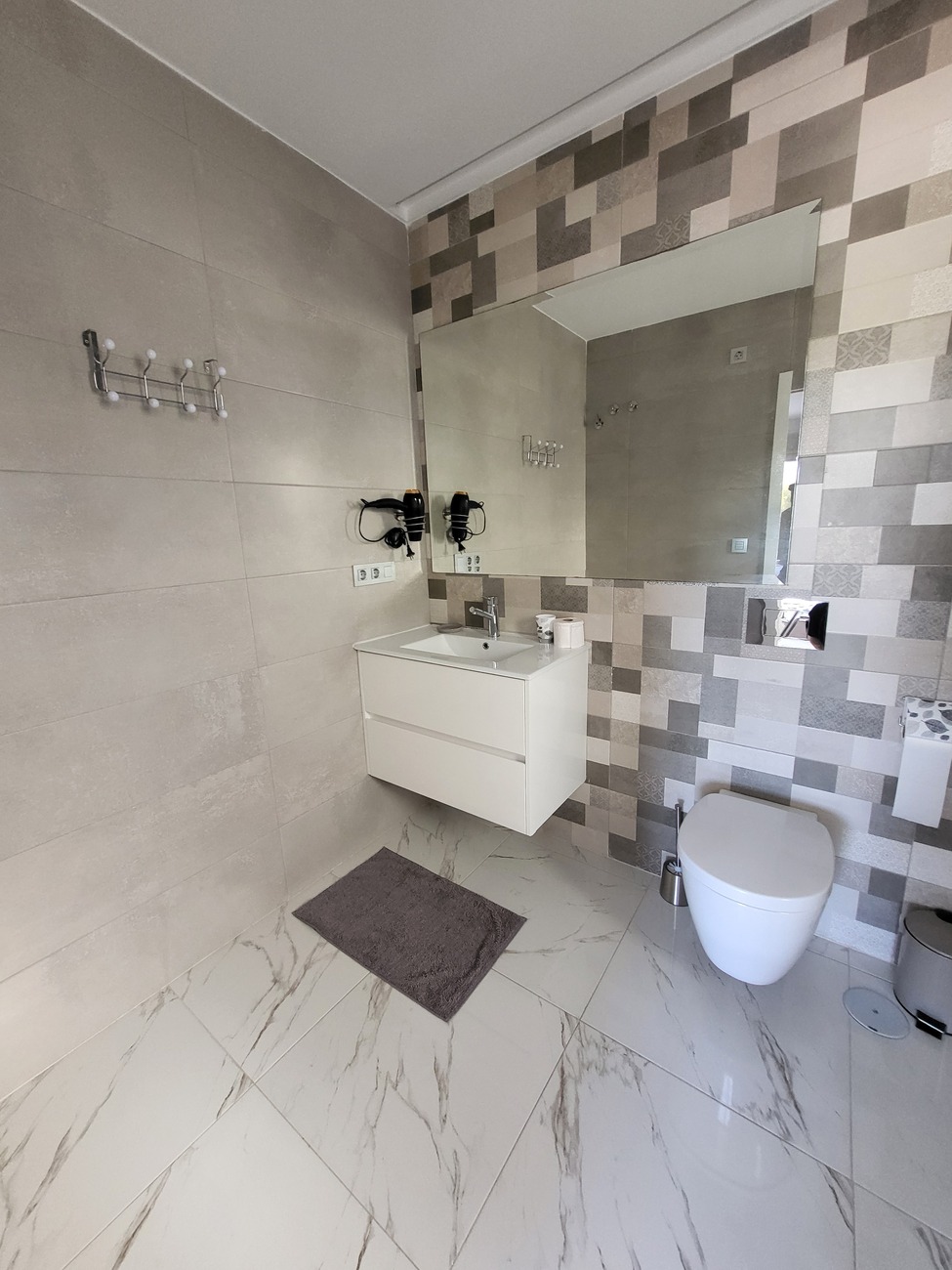 Garden in villa for sale in Orihuela Costa