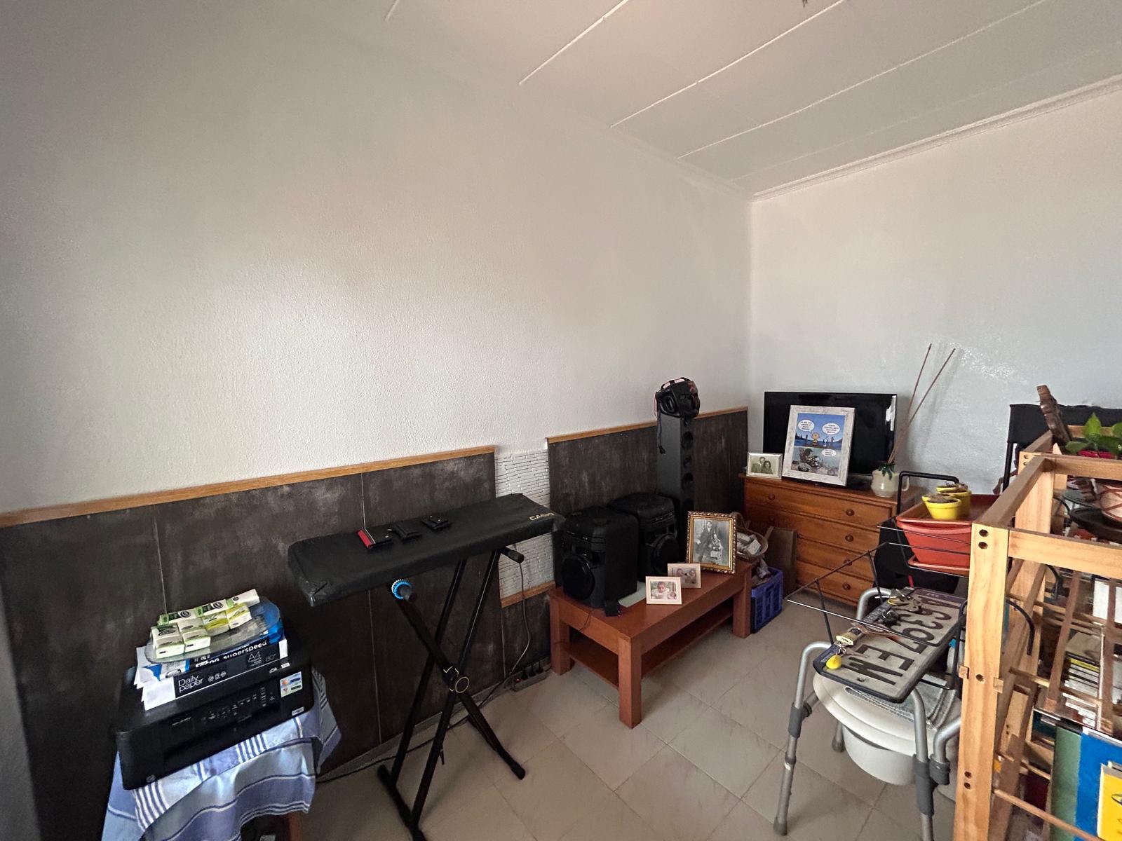 Bedroom in villa for sale in Jacarilla